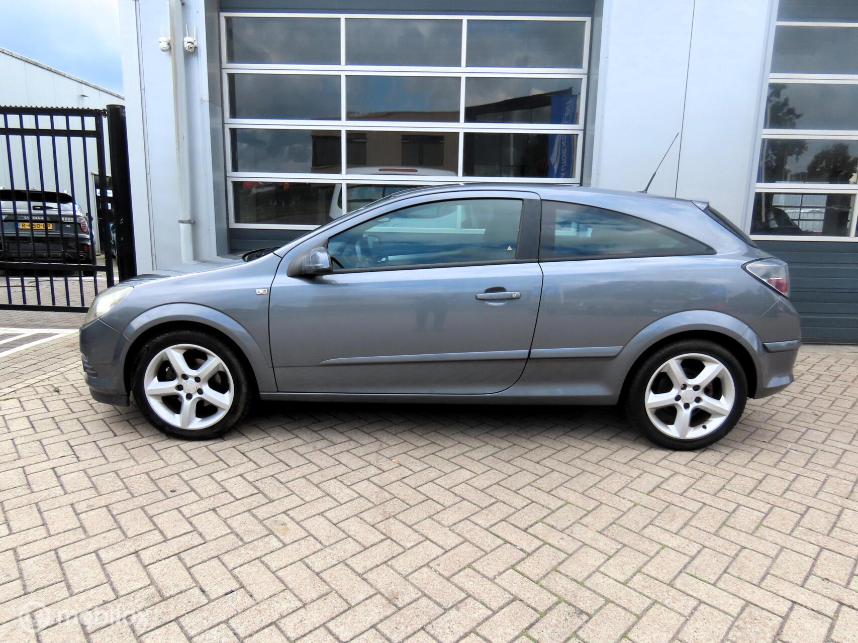 Foto van Opel Astra GTC