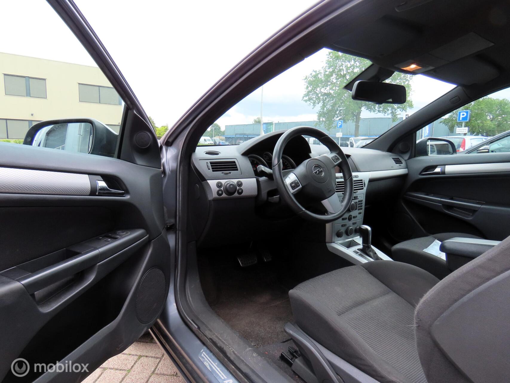 Foto van Opel Astra GTC