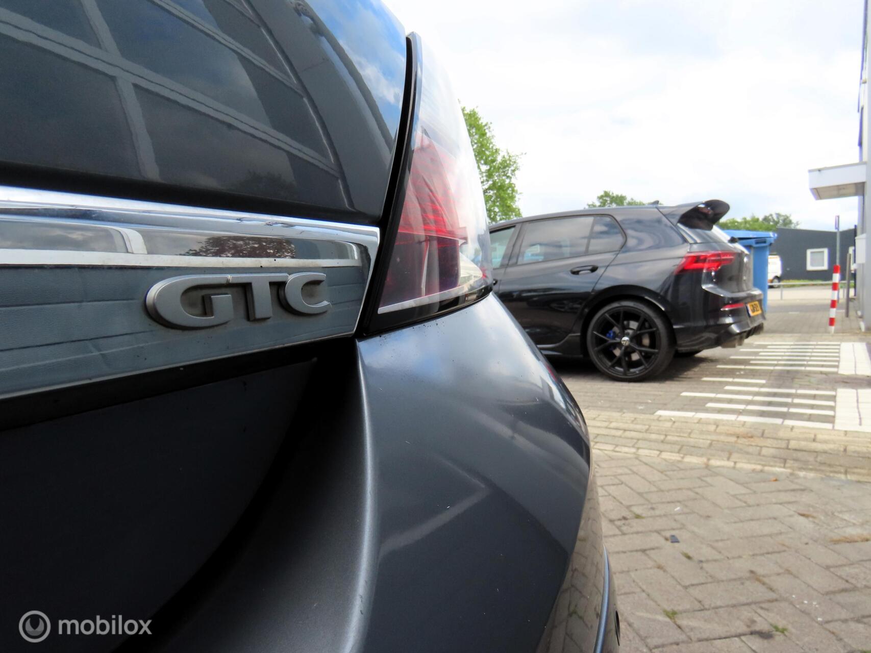 Foto van Opel Astra GTC