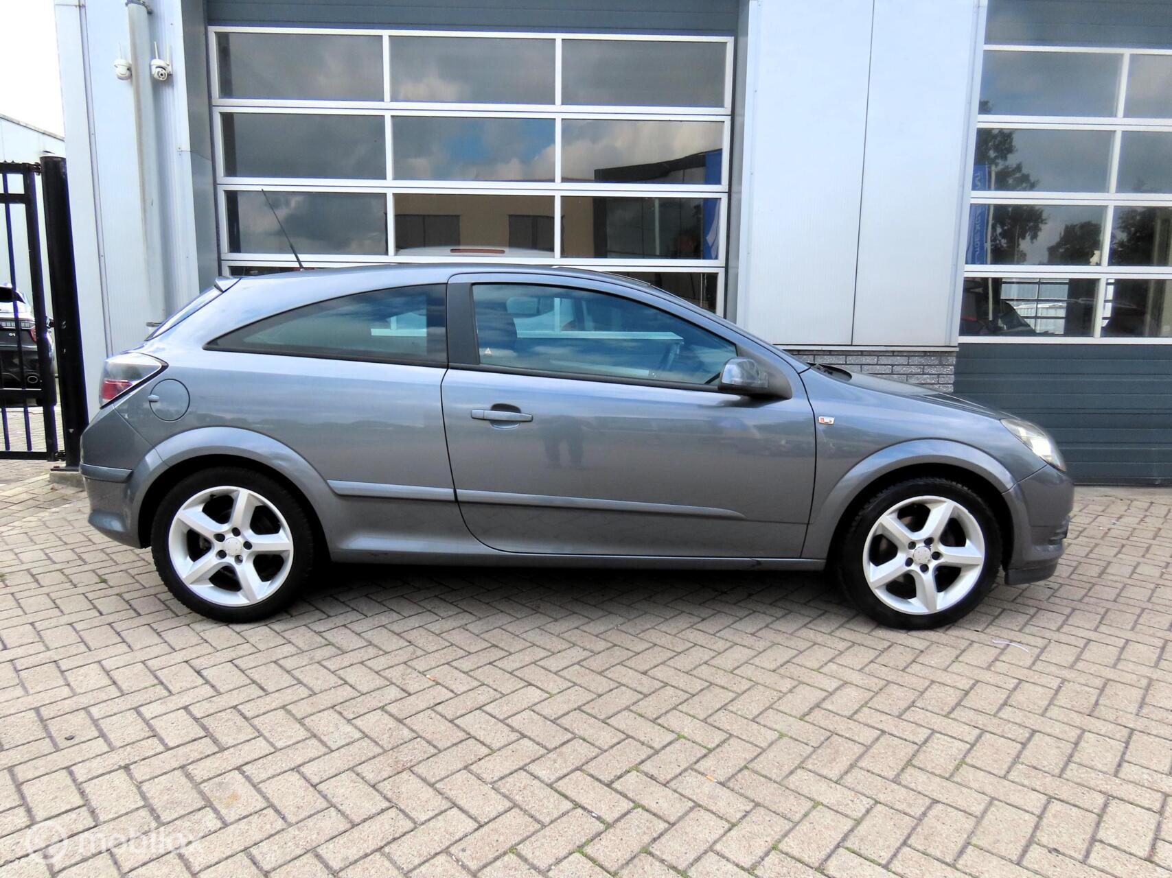 Foto van Opel Astra GTC