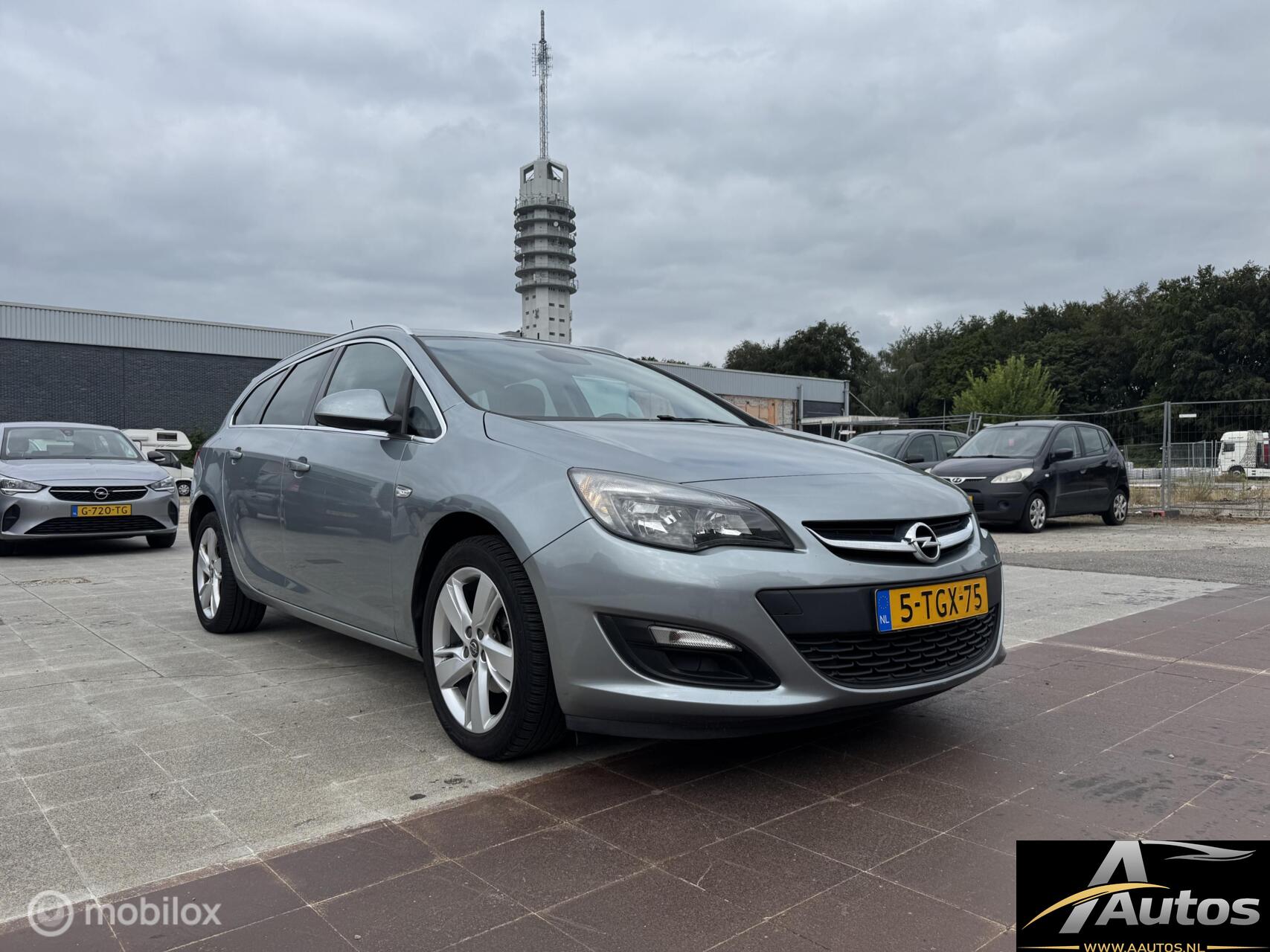 Opel Astra Sports Tourer 1.4 Turbo Business- Nap 2014 - voorkant
