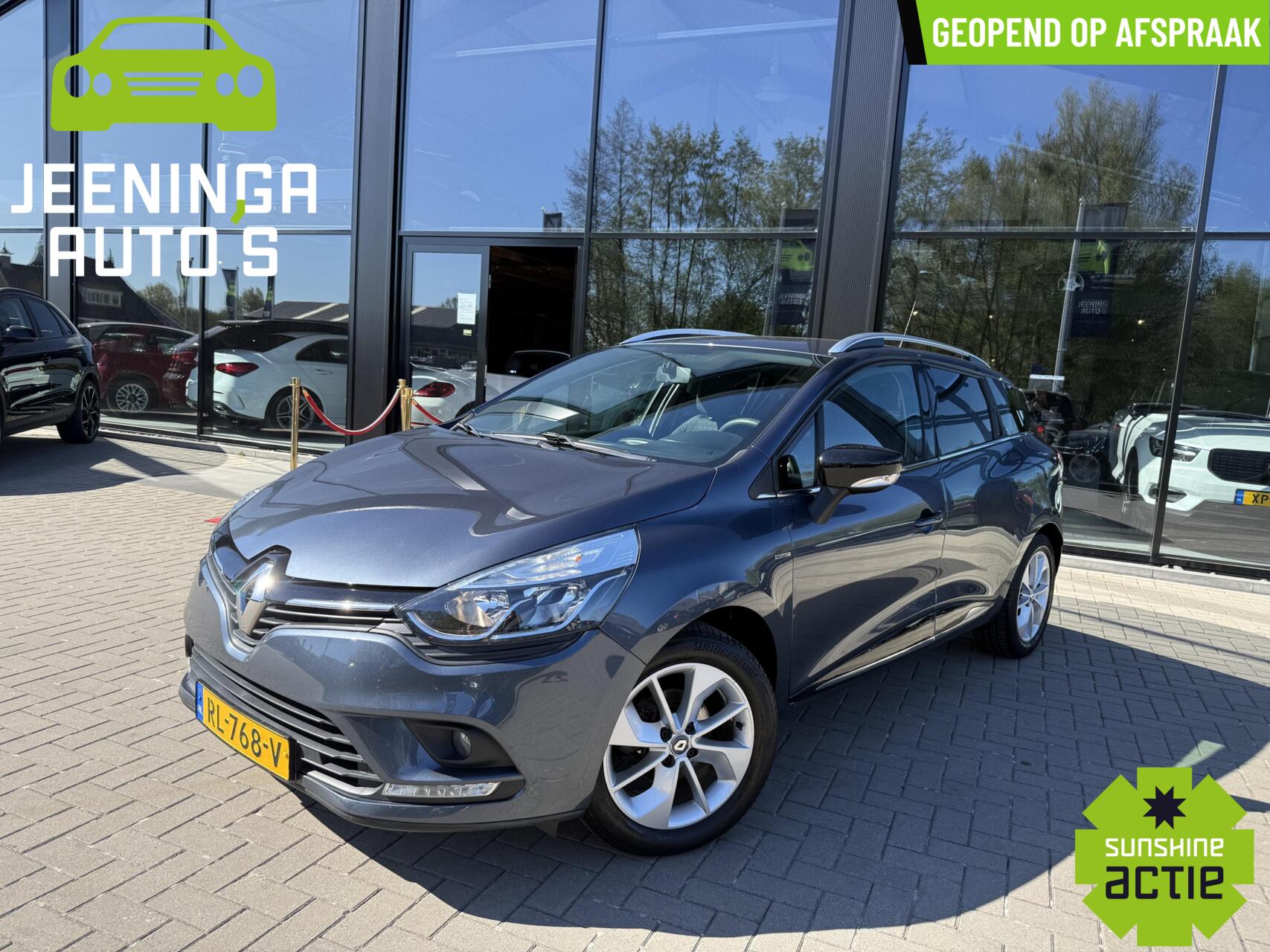 Renault Clio TCe 90 Limited|PDC|Clima|Navi 2017 - voorkant