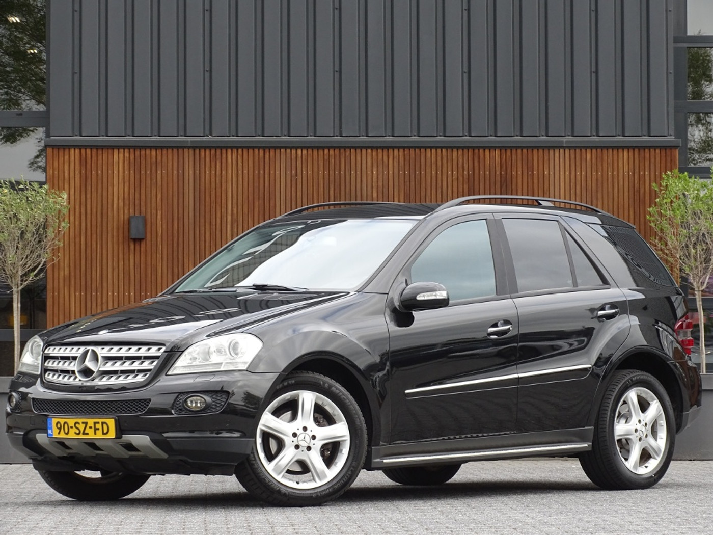 Mercedes-Benz ML 350 350 272PK V6 / Youngtimer / Xenon / Alcanatara / 2006 2006 - voorkant