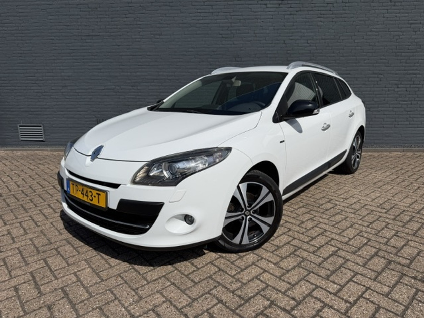 Renault Megane 1.4 TCe Bose / Nieuwe APK / Trekhaak 2011 - voorkant