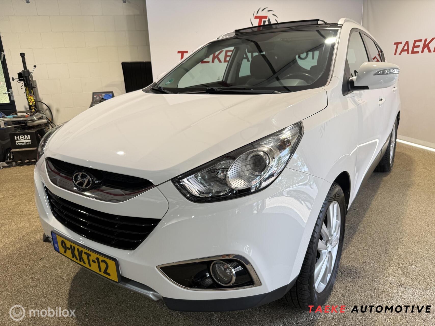 Hyundai Ix35 2.0i i-Catcher PANO/CLIMA/CRUIS/STOELV/APK/NAP 2014 - voorkant
