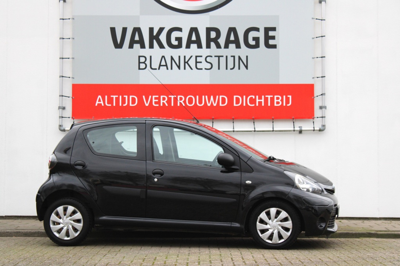 Toyota Aygo 1.0 VVT-i Now 2014 - voorkant
