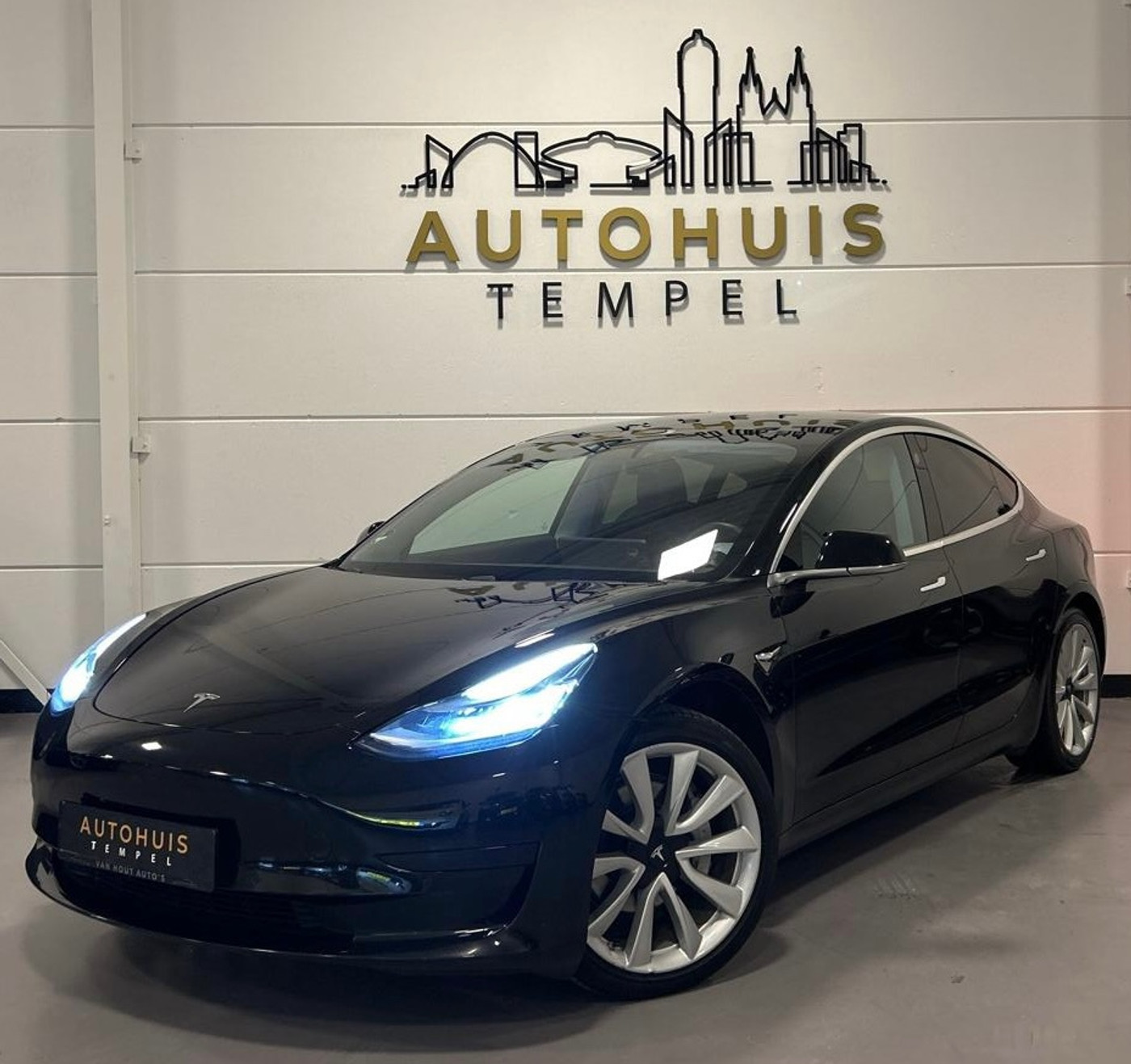 Tesla Model 3 Standard RWD Plus 60 kWh Accu niet 100% Volle Accu 195KM 2019 - voorkant