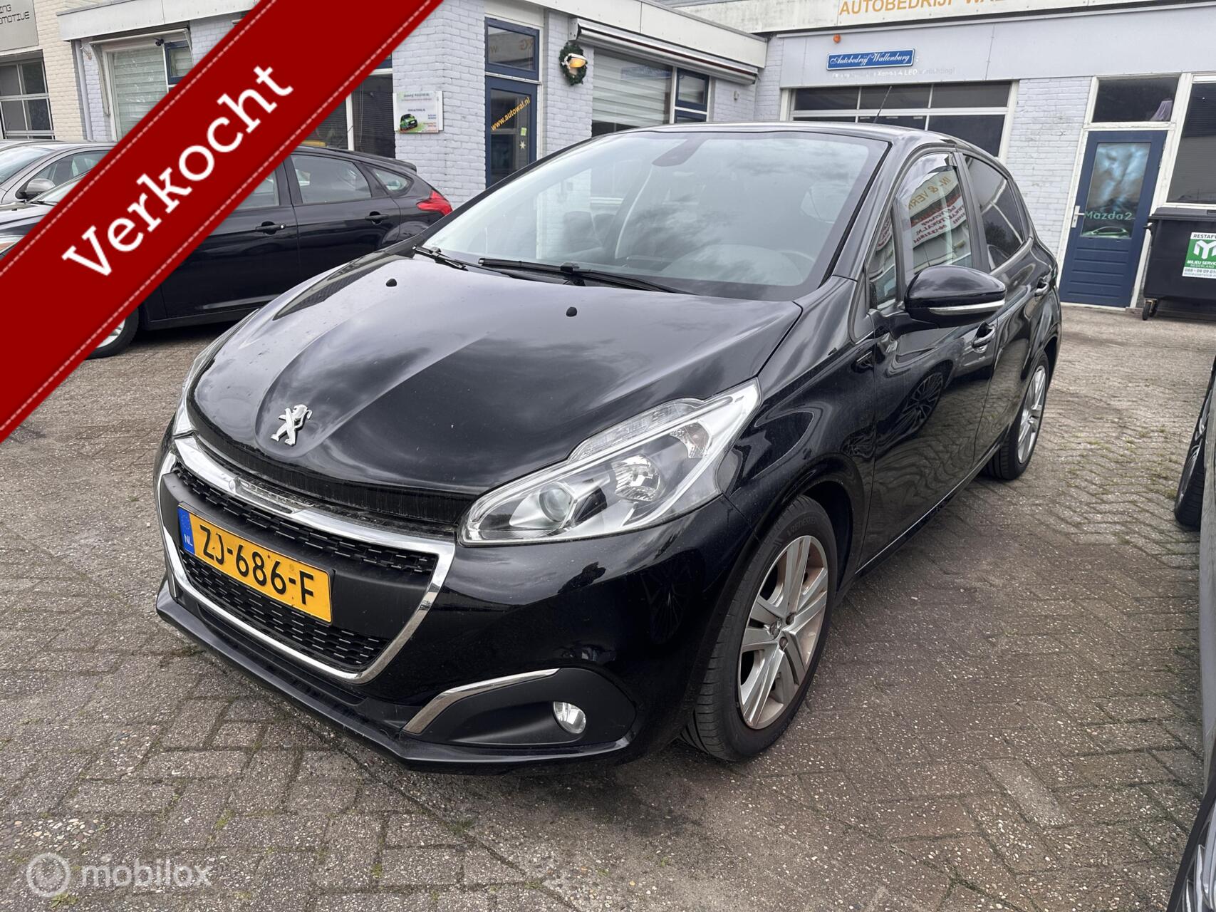 Peugeot 208 1.2 PureTech Signature 2019 - voorkant