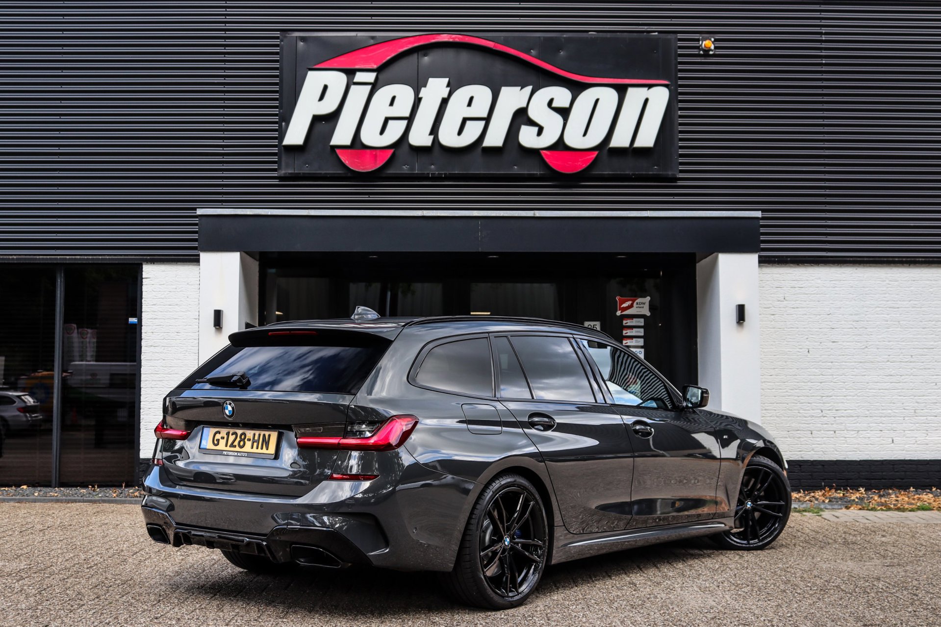 Foto van BMW 330i