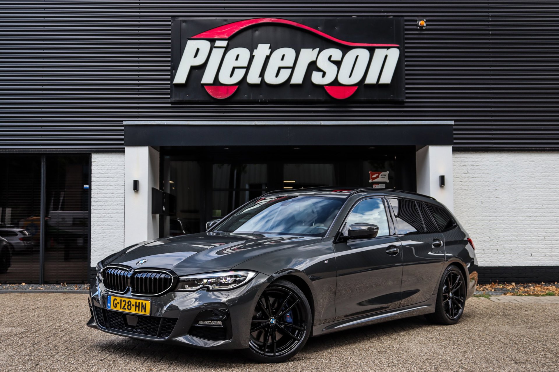 Foto van BMW 330i