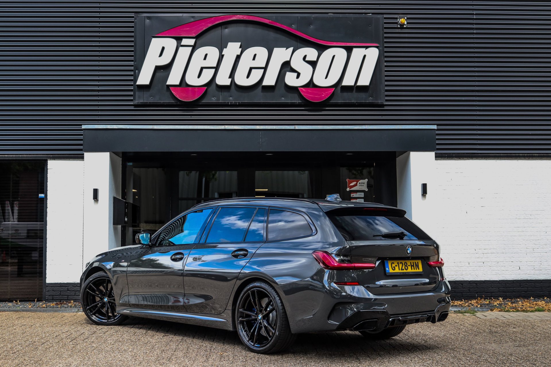 Foto van BMW 330i