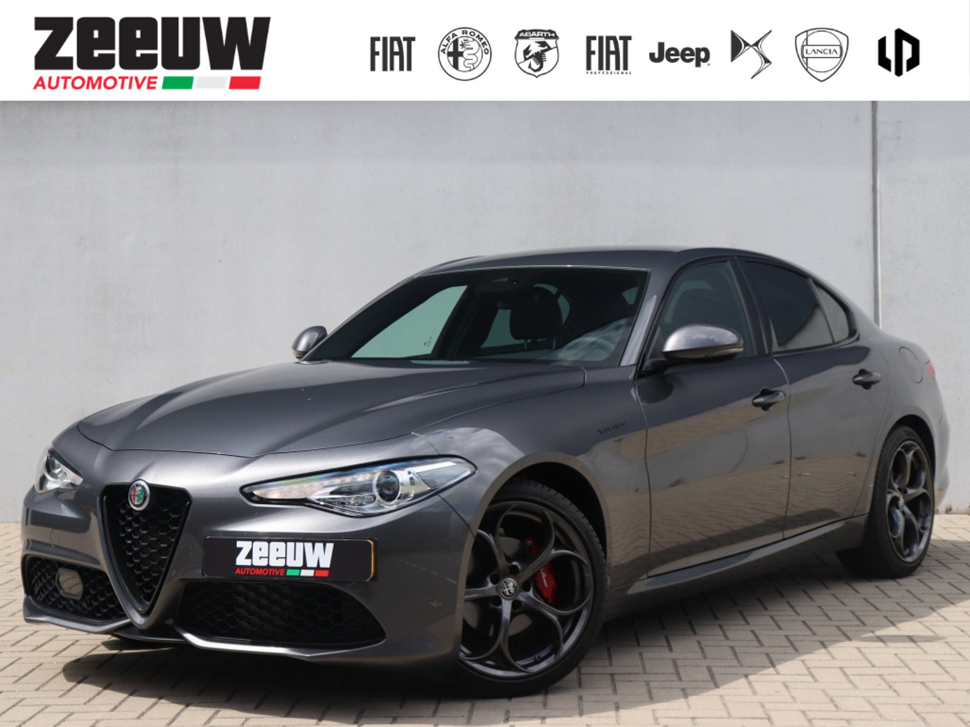 Alfa Romeo Giulia 2.0 Turbo 280 PK Super | Veloce | Navi | Carplay | Ragazzon | 19" 2019 - voorkant