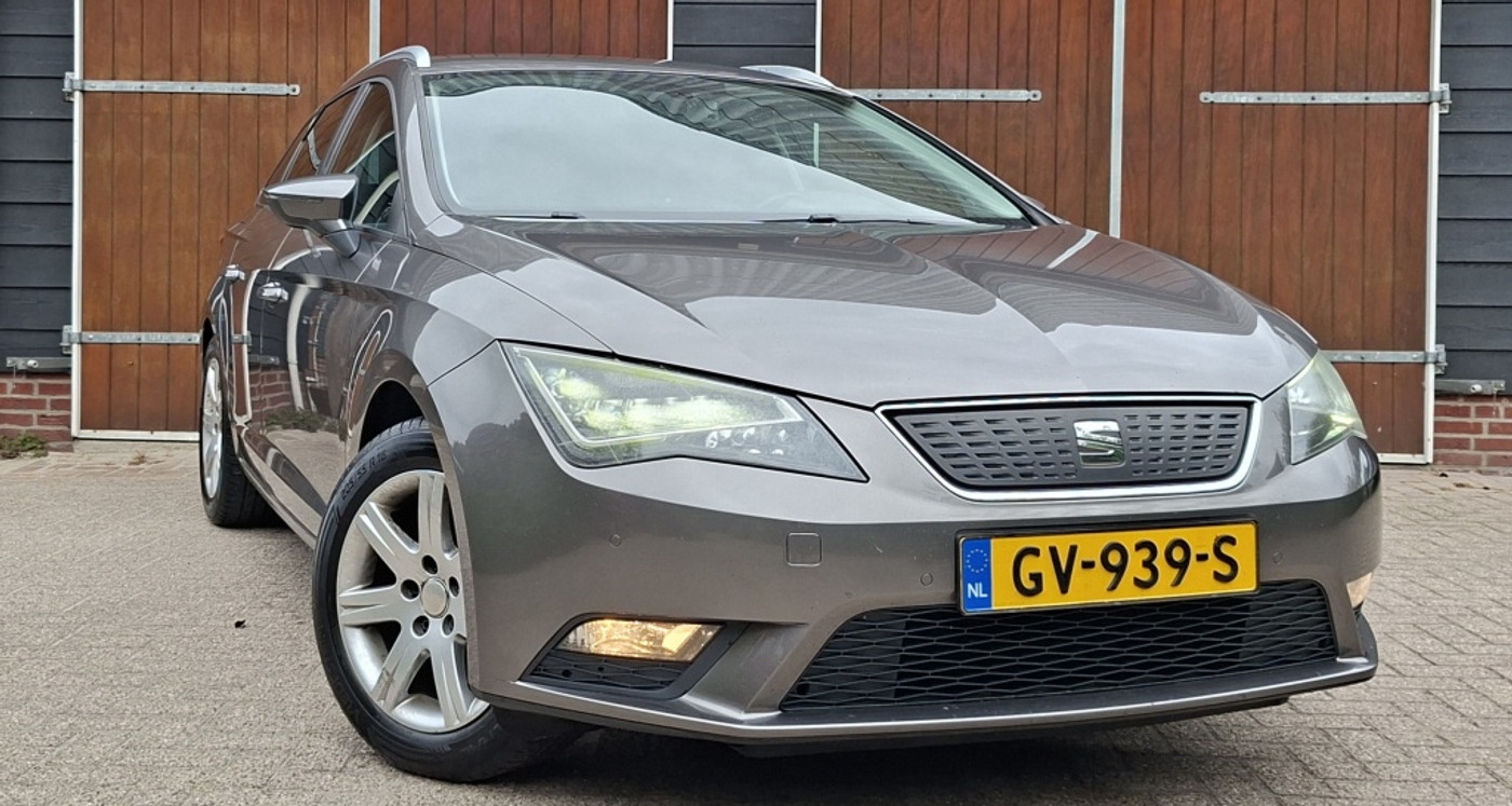 Seat Leon ST 1.0/116pk EcoTSI|Trekhaak|PDC|Camera|Climate|Business Plus|LED 2015 - voorkant