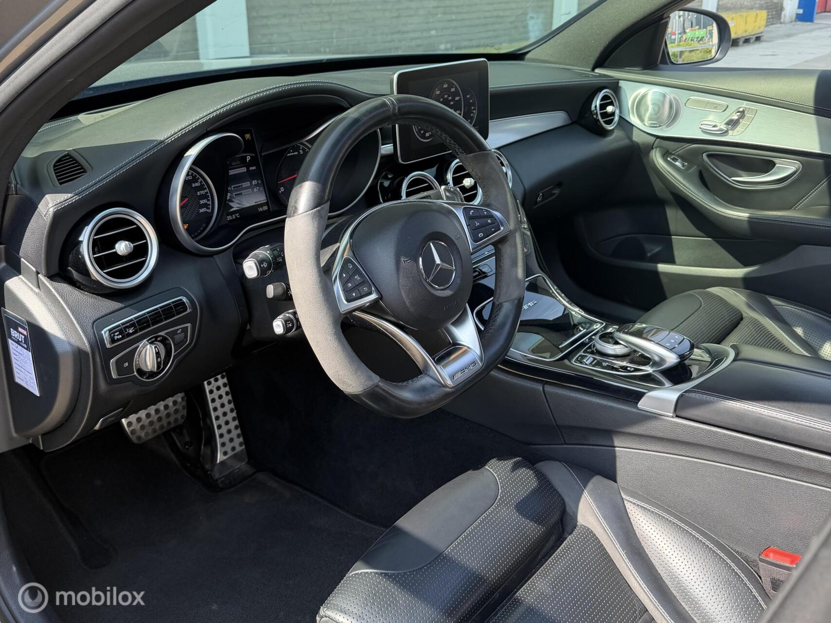 Foto van Mercedes-Benz AMG C 63