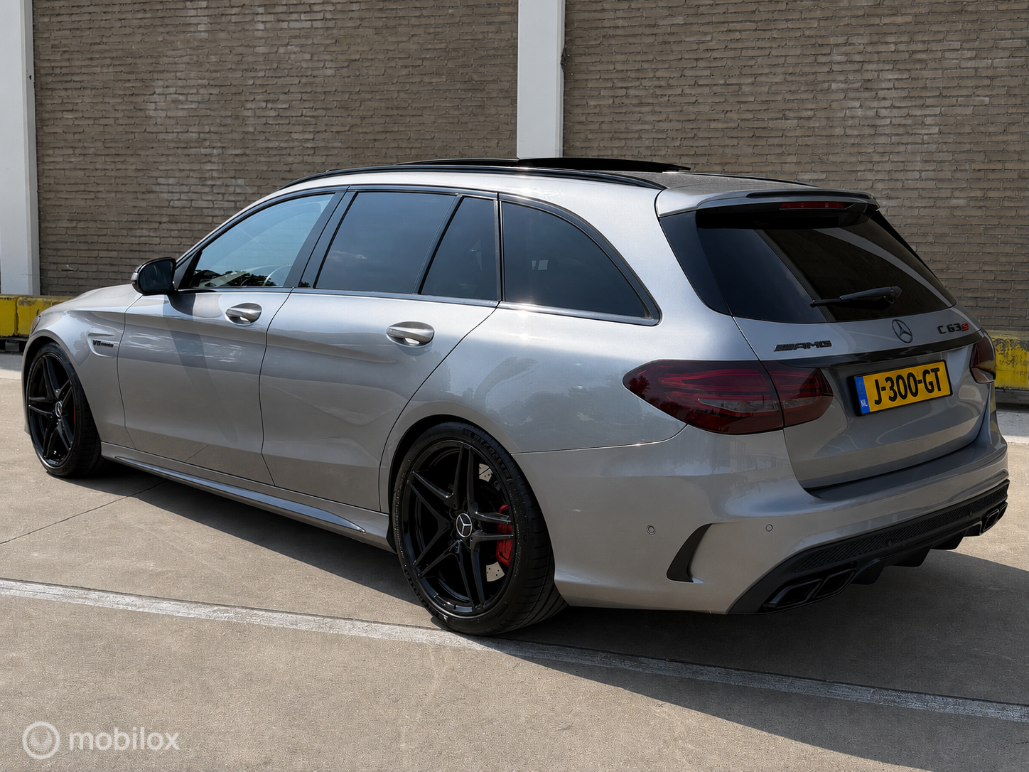 Foto van Mercedes-Benz AMG C 63