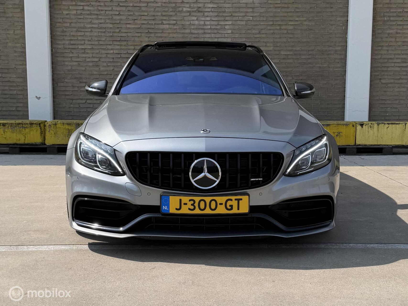 Foto van Mercedes-Benz AMG C 63