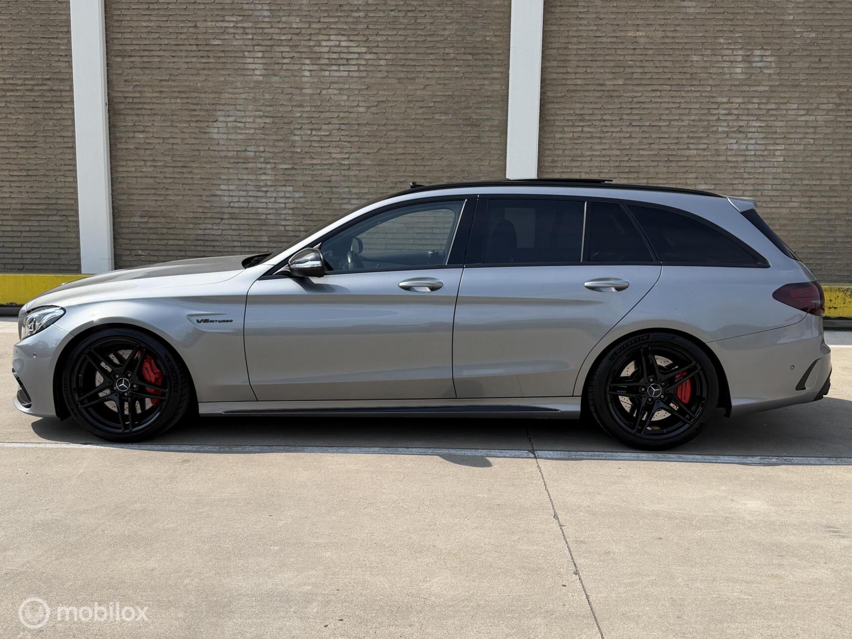 Foto van Mercedes-Benz AMG C 63