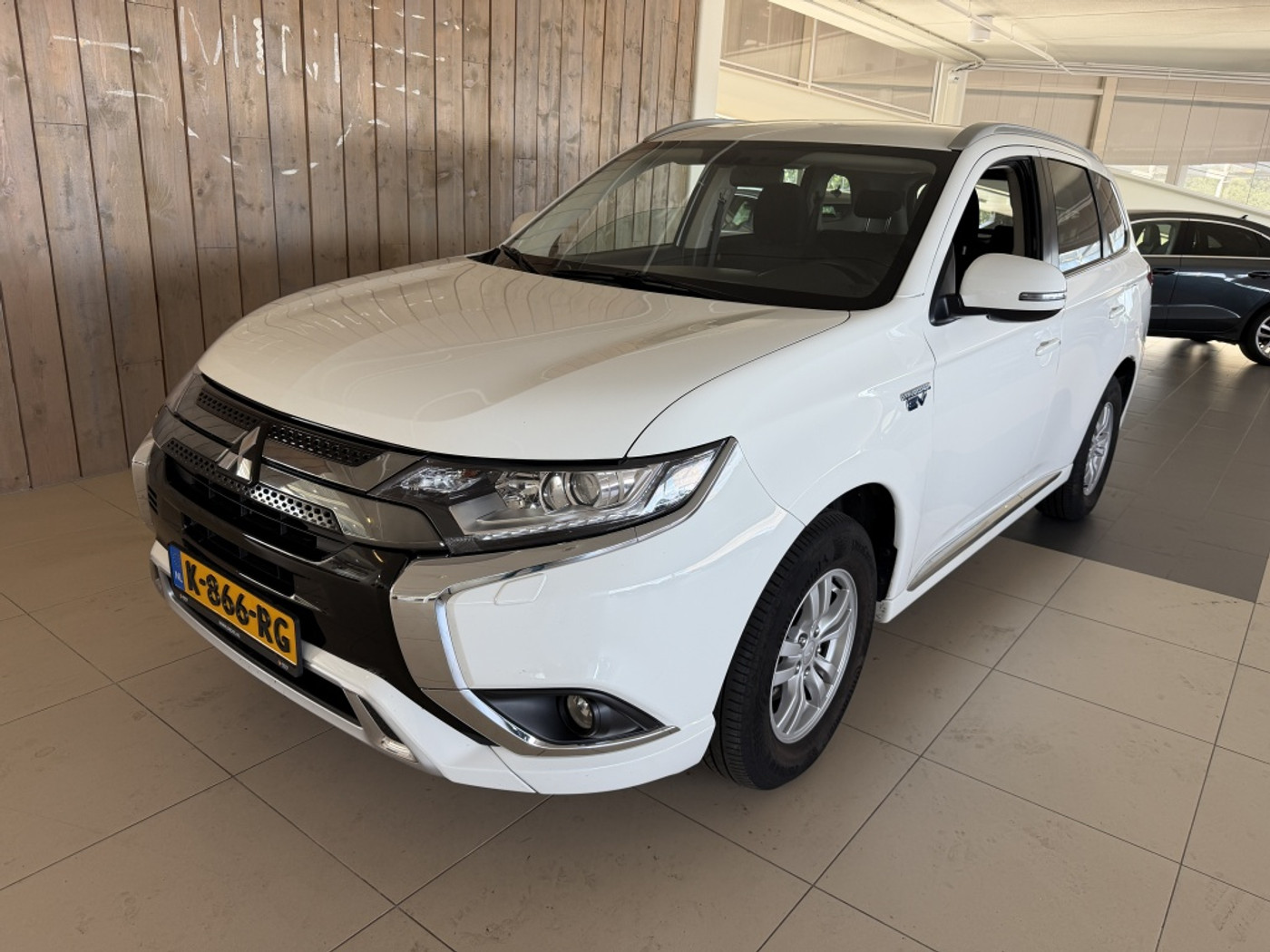 Mitsubishi Mitsubishi Outlander 2.4 PHEV Pure 2021 - voorkant