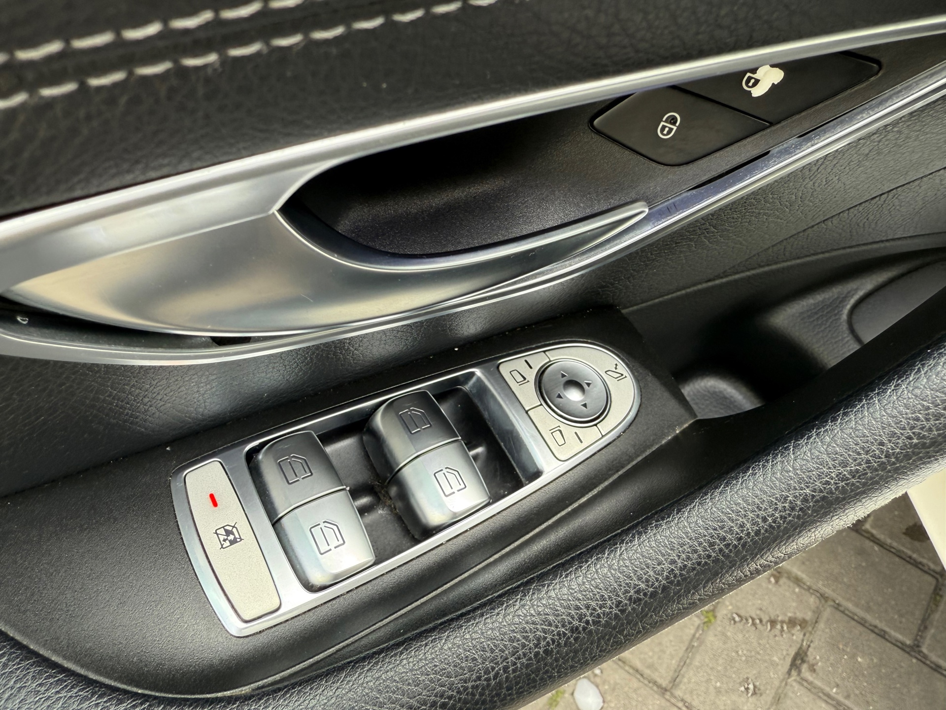 Foto van Mercedes-Benz E 220 D