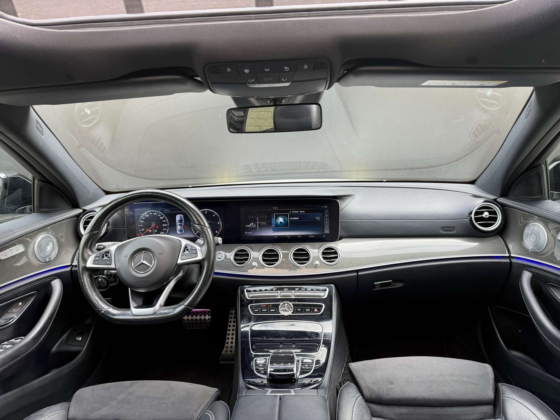 Foto van Mercedes-Benz E 220 D