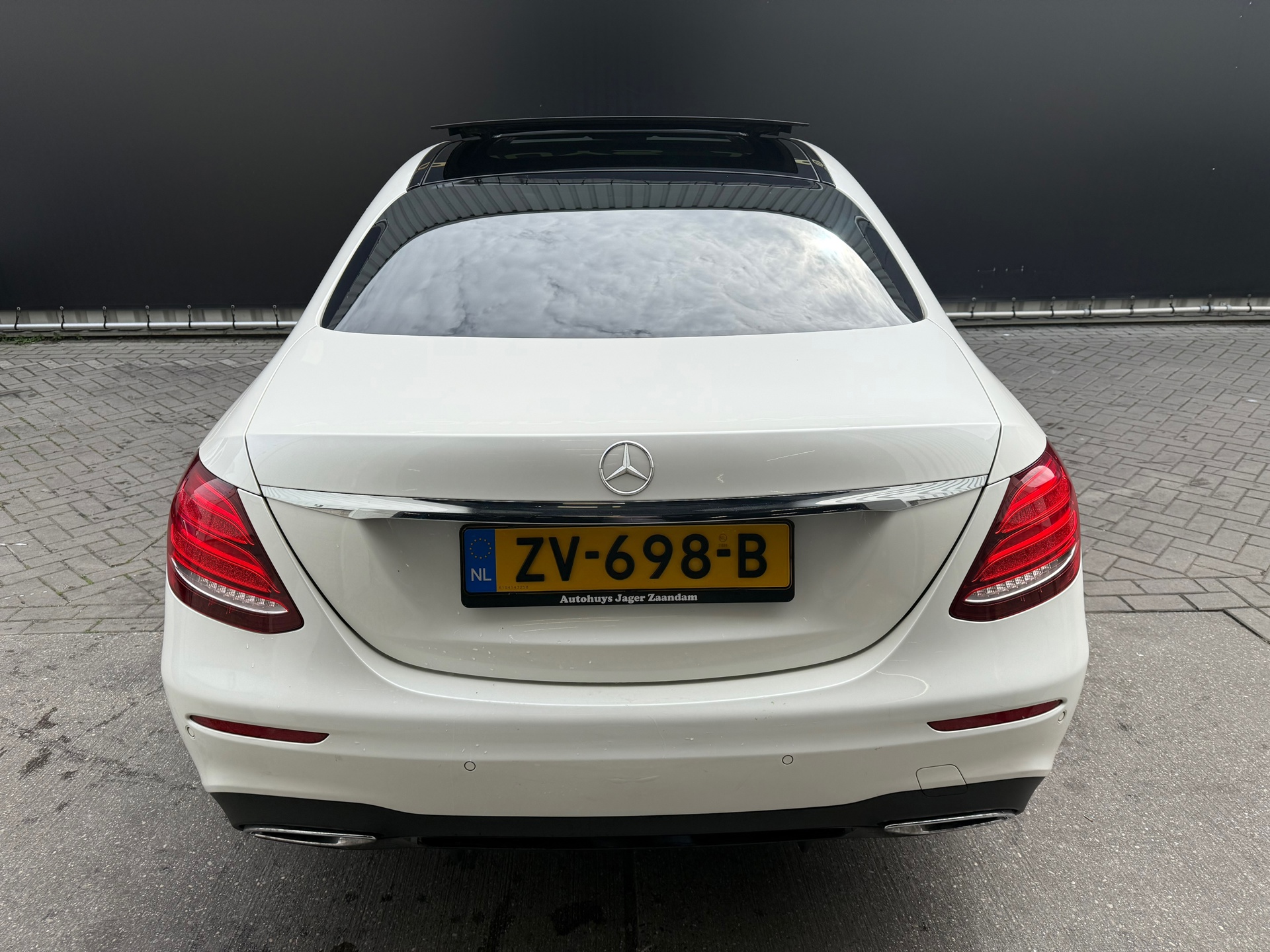 Foto van Mercedes-Benz E 220 D
