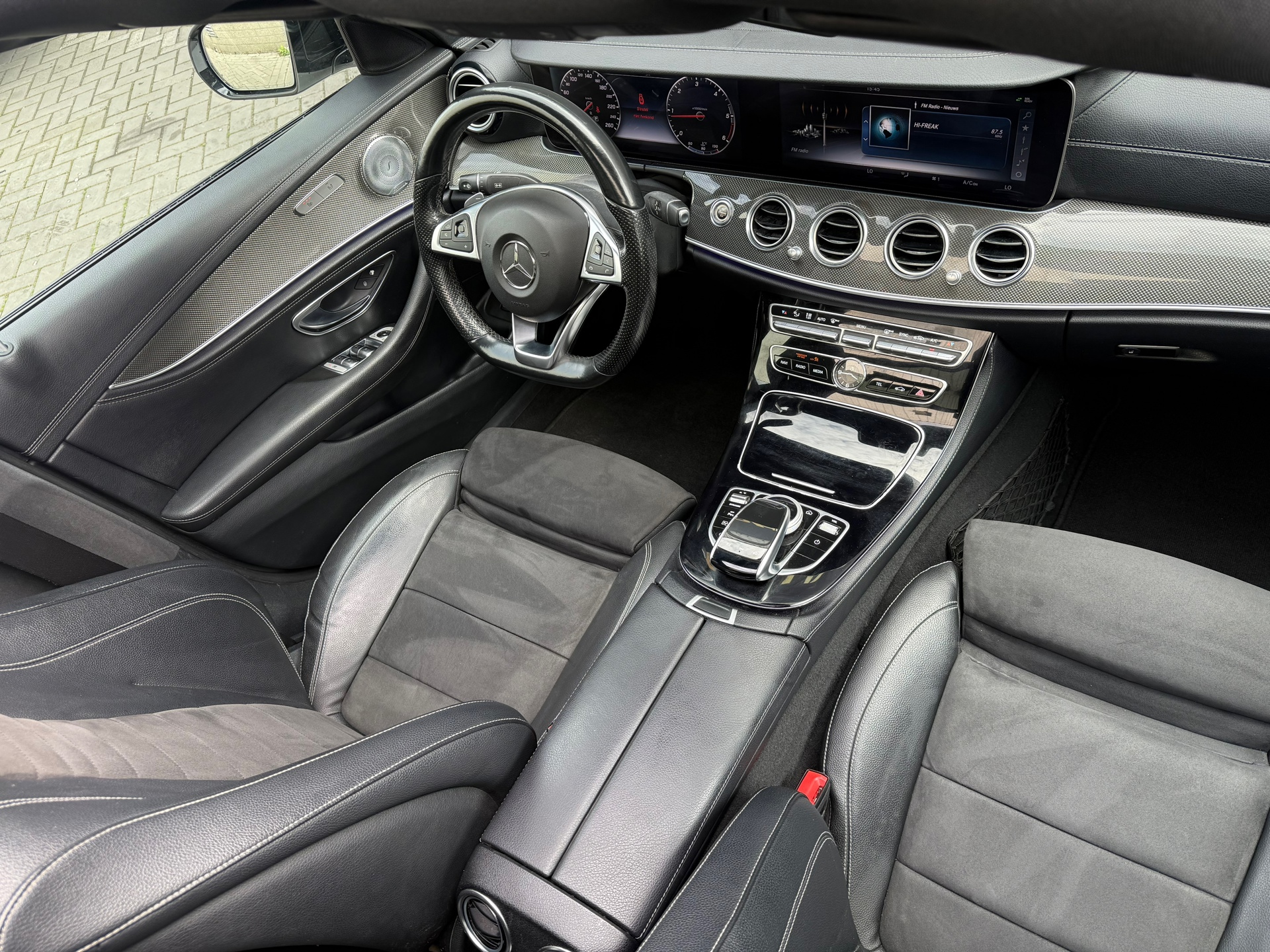 Foto van Mercedes-Benz E 220 D