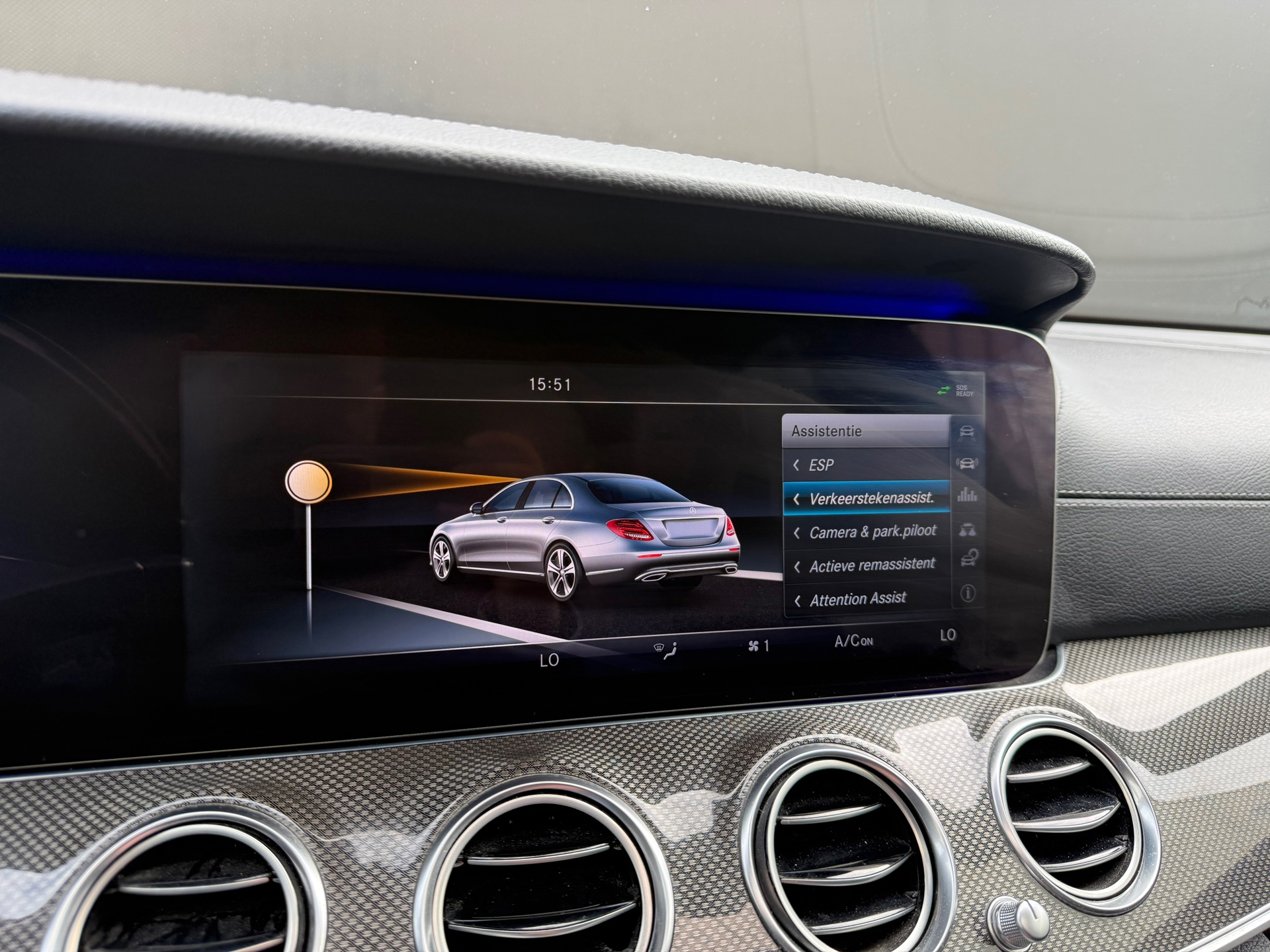 Foto van Mercedes-Benz E 220 D
