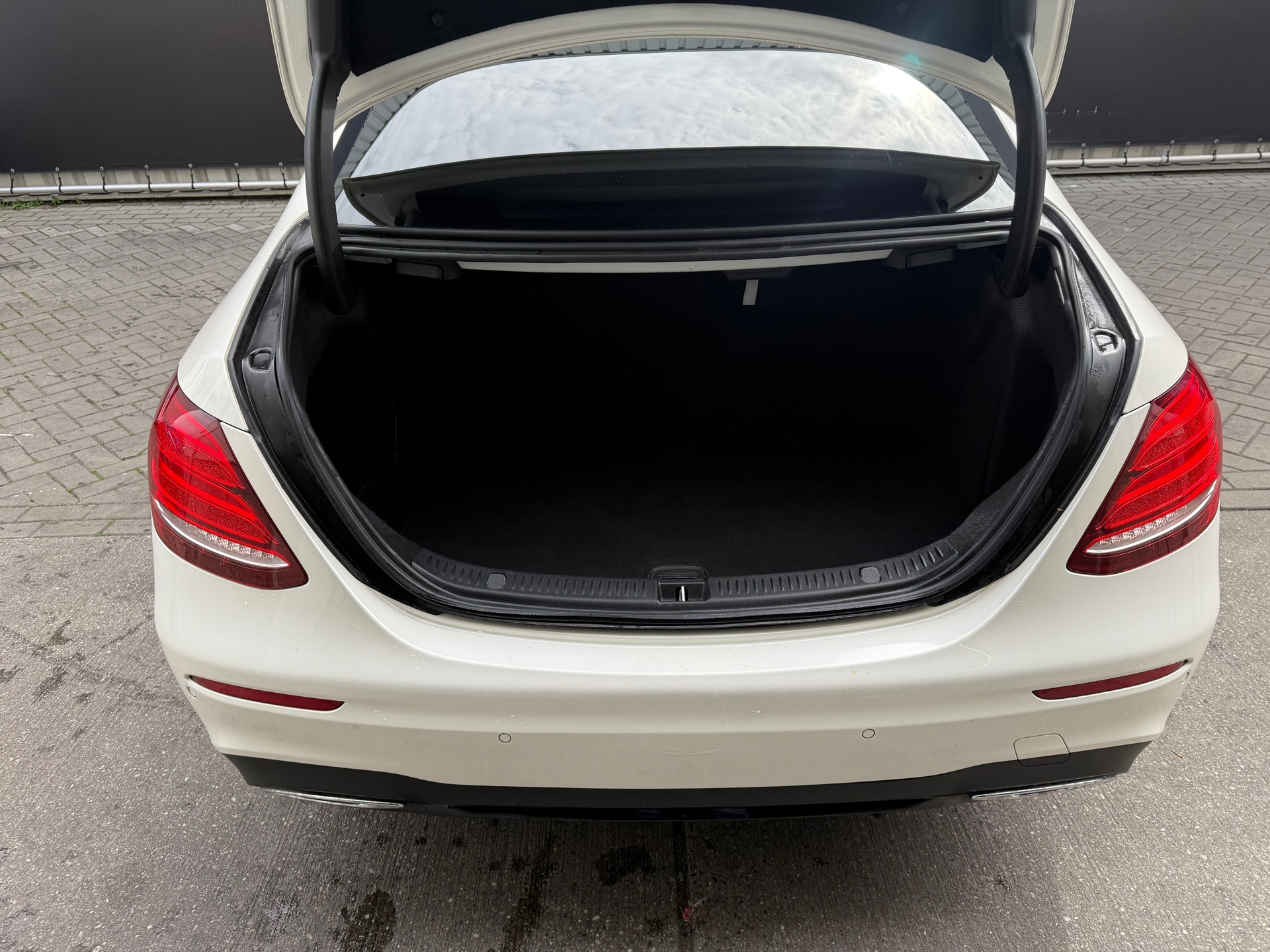 Foto van Mercedes-Benz E 220 D