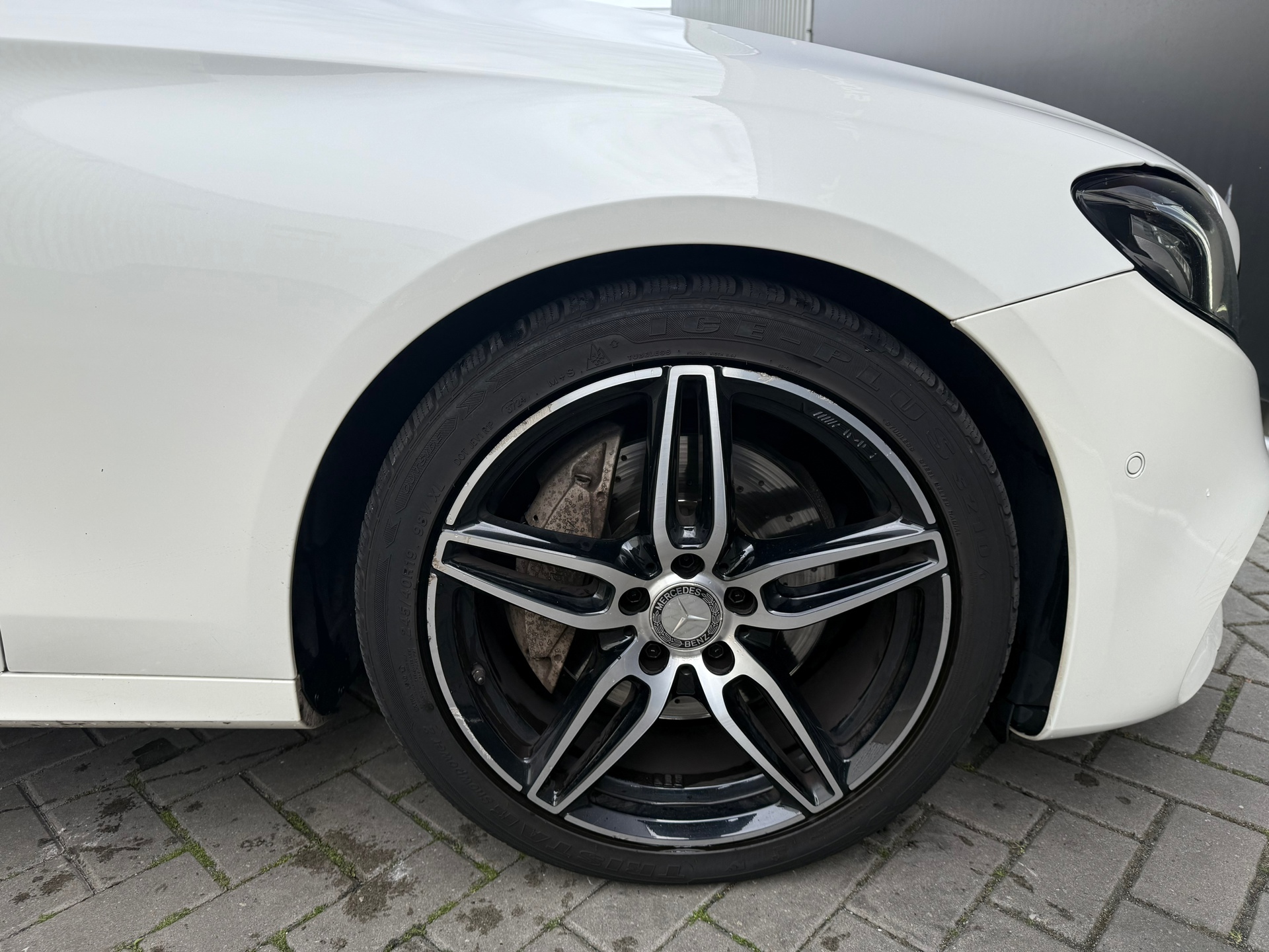 Foto van Mercedes-Benz E 220 D