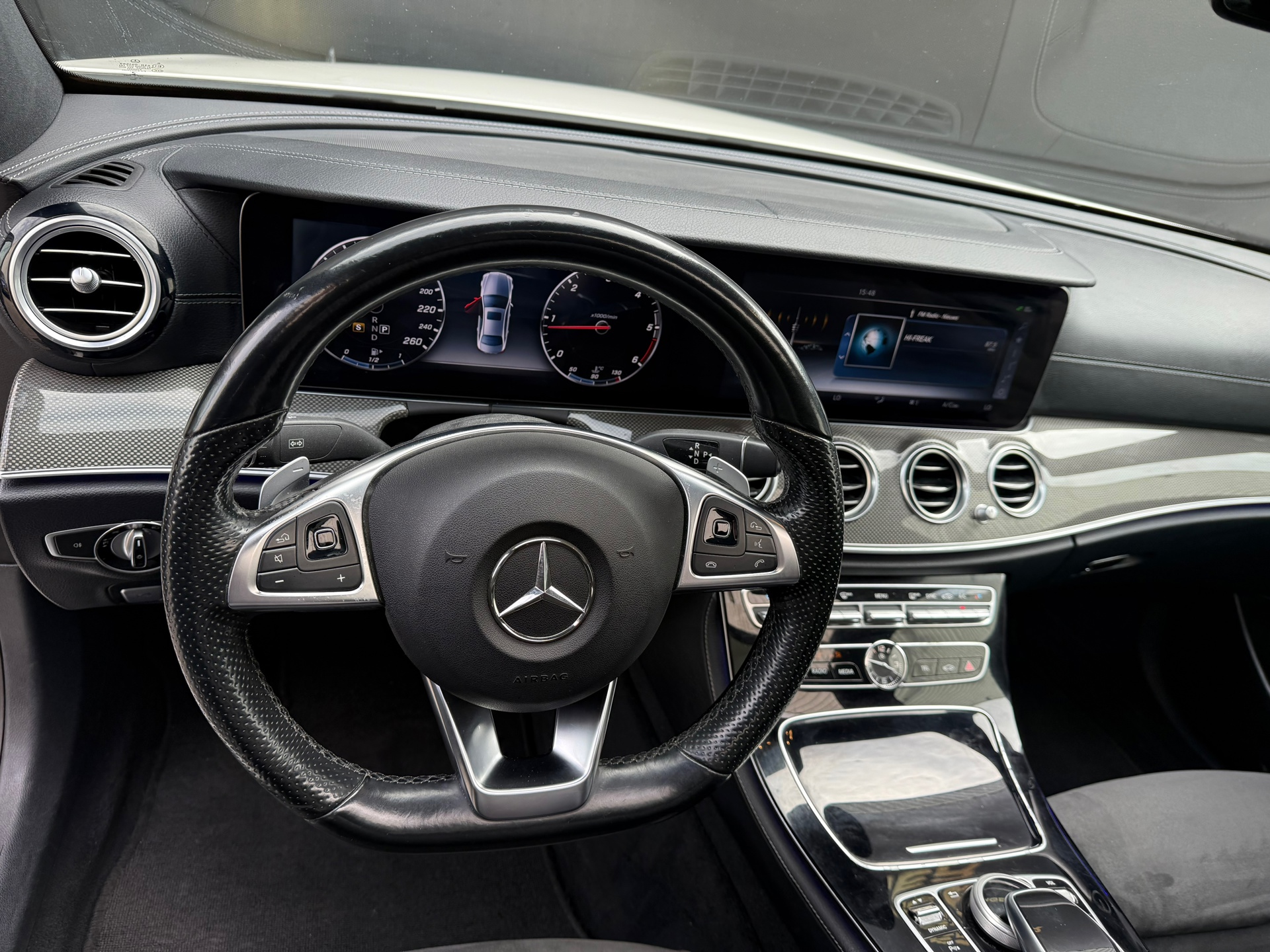 Foto van Mercedes-Benz E 220 D