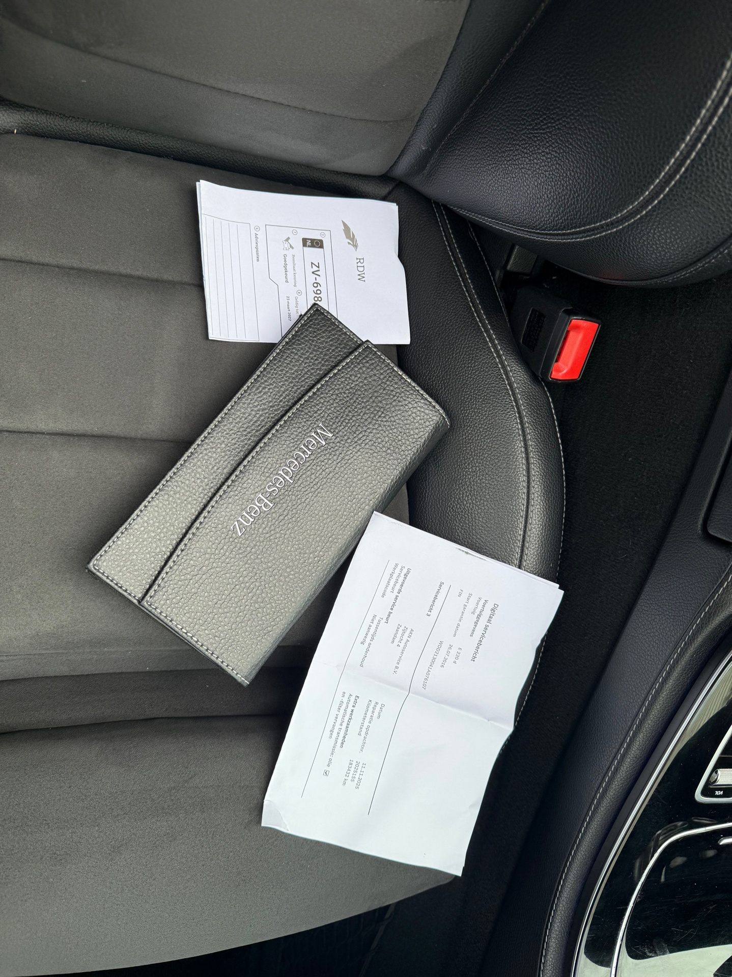 Foto van Mercedes-Benz E 220 D