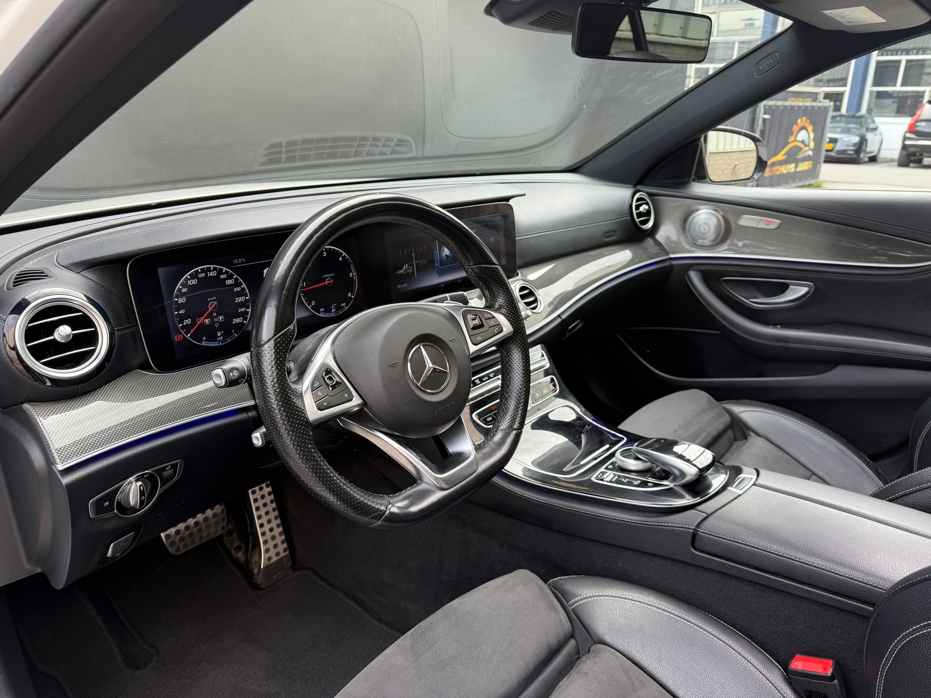 Foto van Mercedes-Benz E 220 D