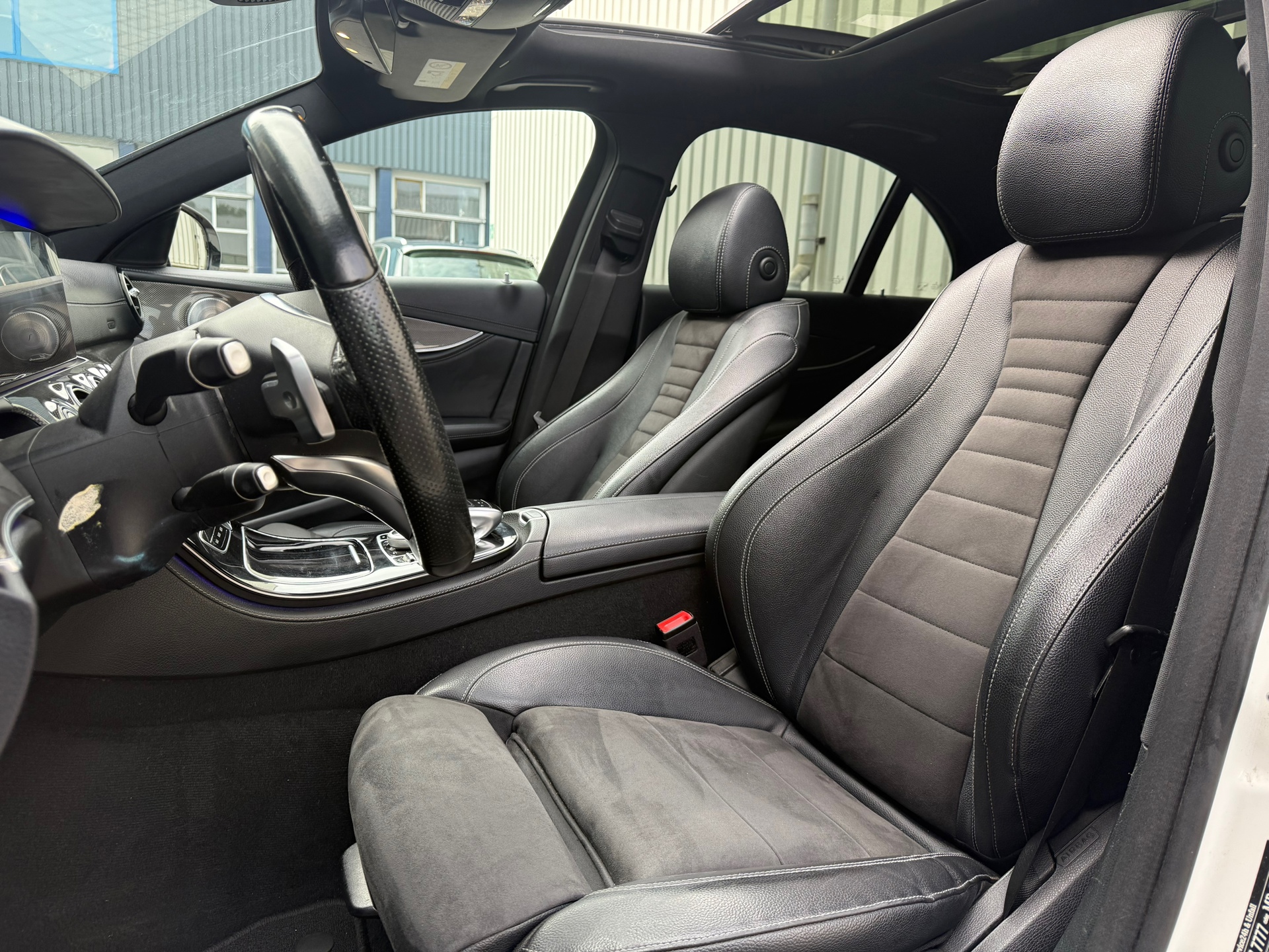 Foto van Mercedes-Benz E 220 D