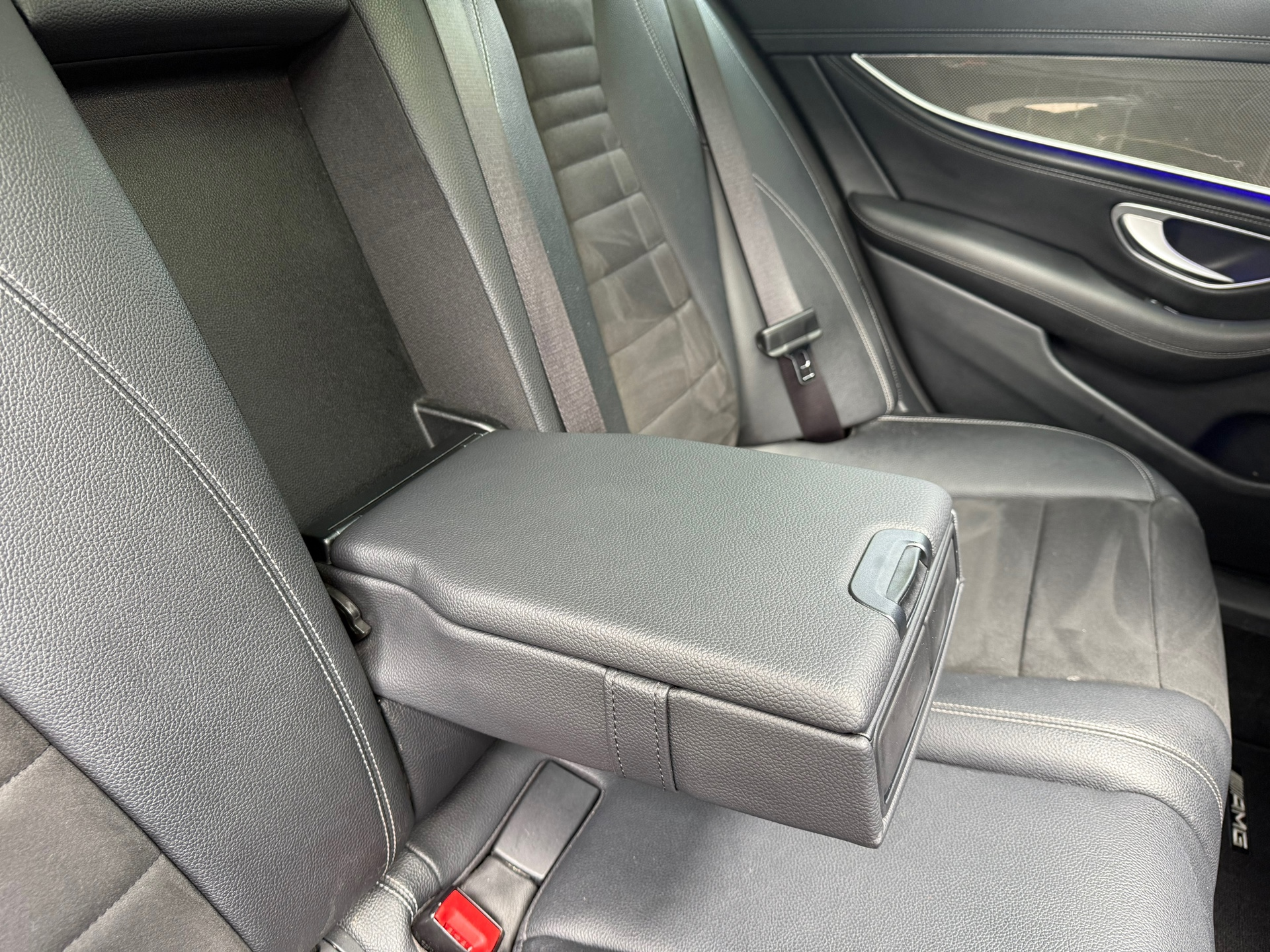 Foto van Mercedes-Benz E 220 D