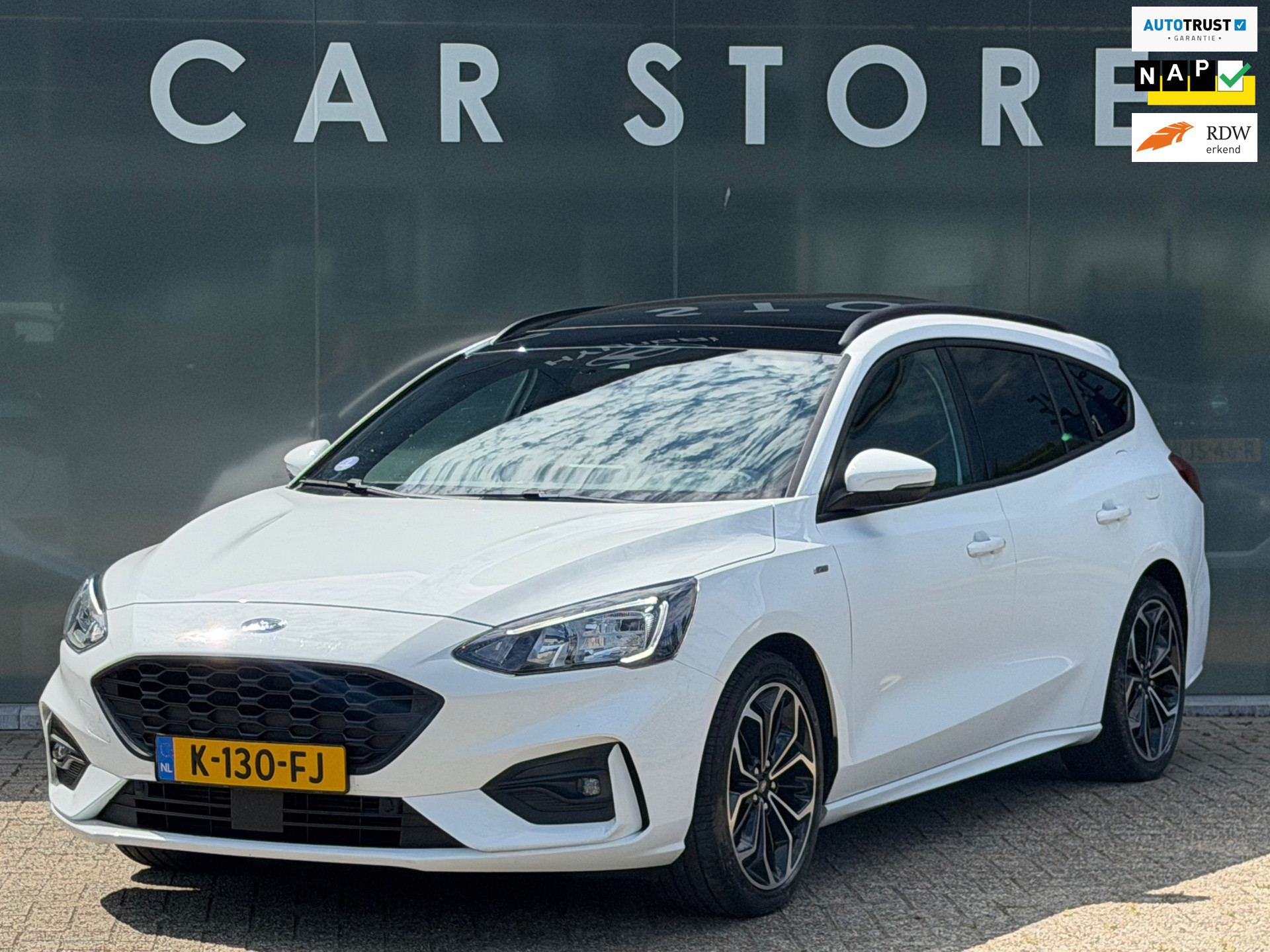 Ford Focus 1.0 EcoBoost Hybrid ST Line X Business PANORAMADAK 2020 - voorkant