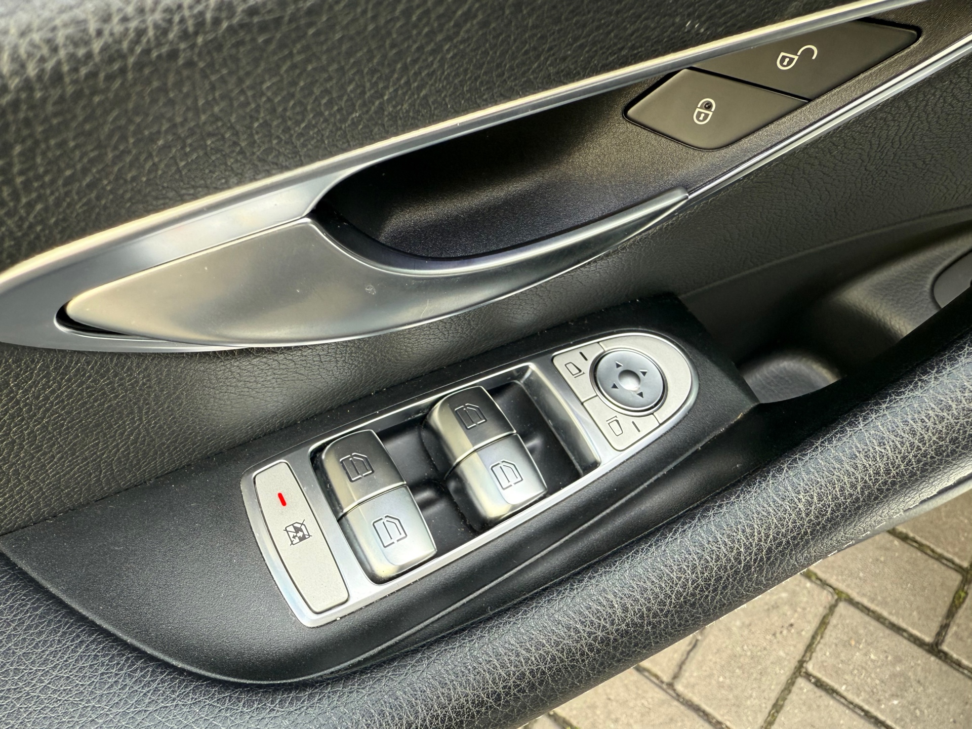 Foto van Mercedes-Benz E 350 E