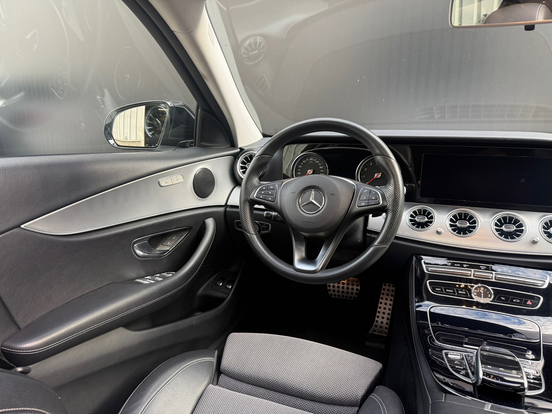 Foto van Mercedes-Benz E 350 E