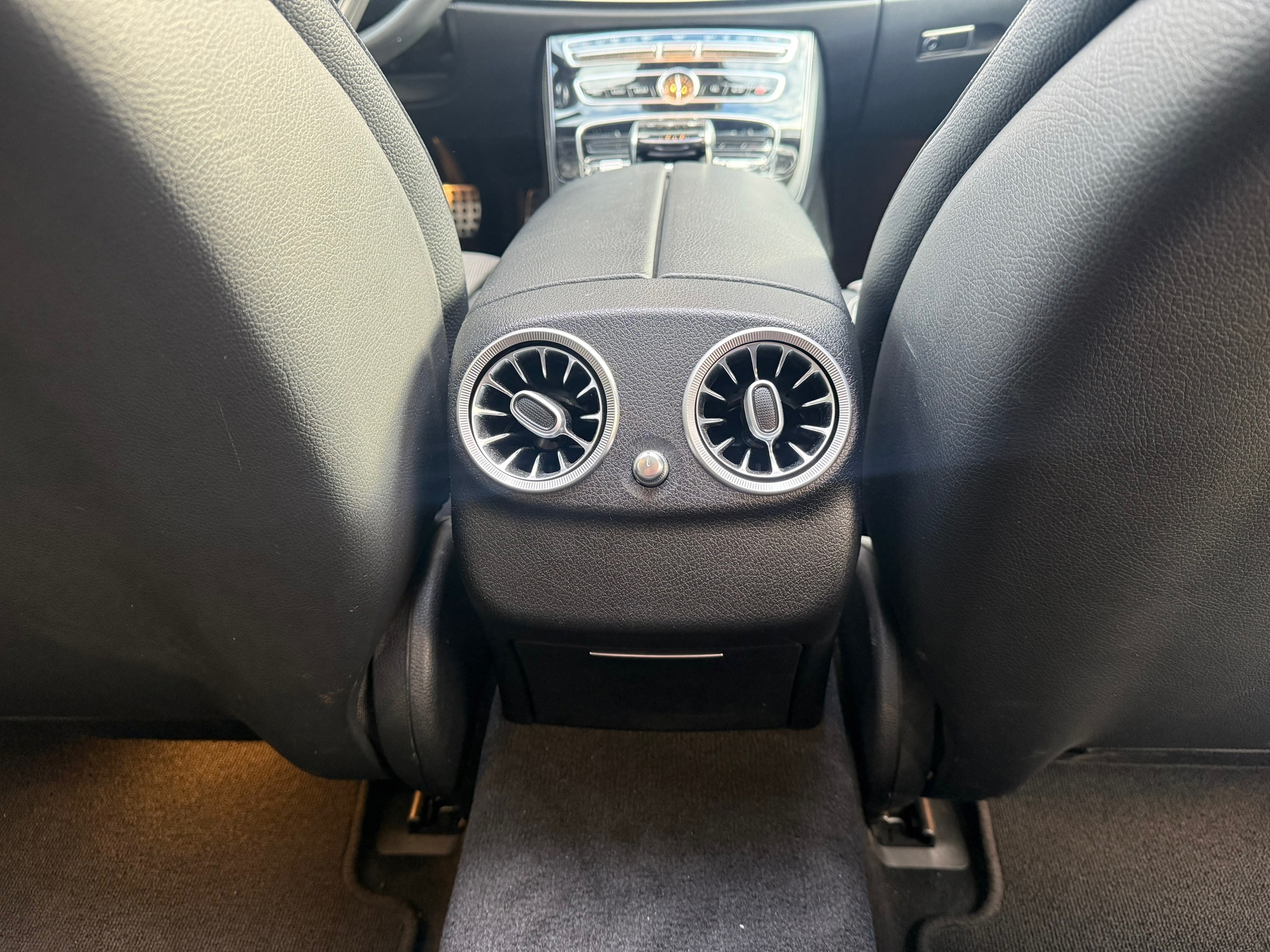 Foto van Mercedes-Benz E 350 E