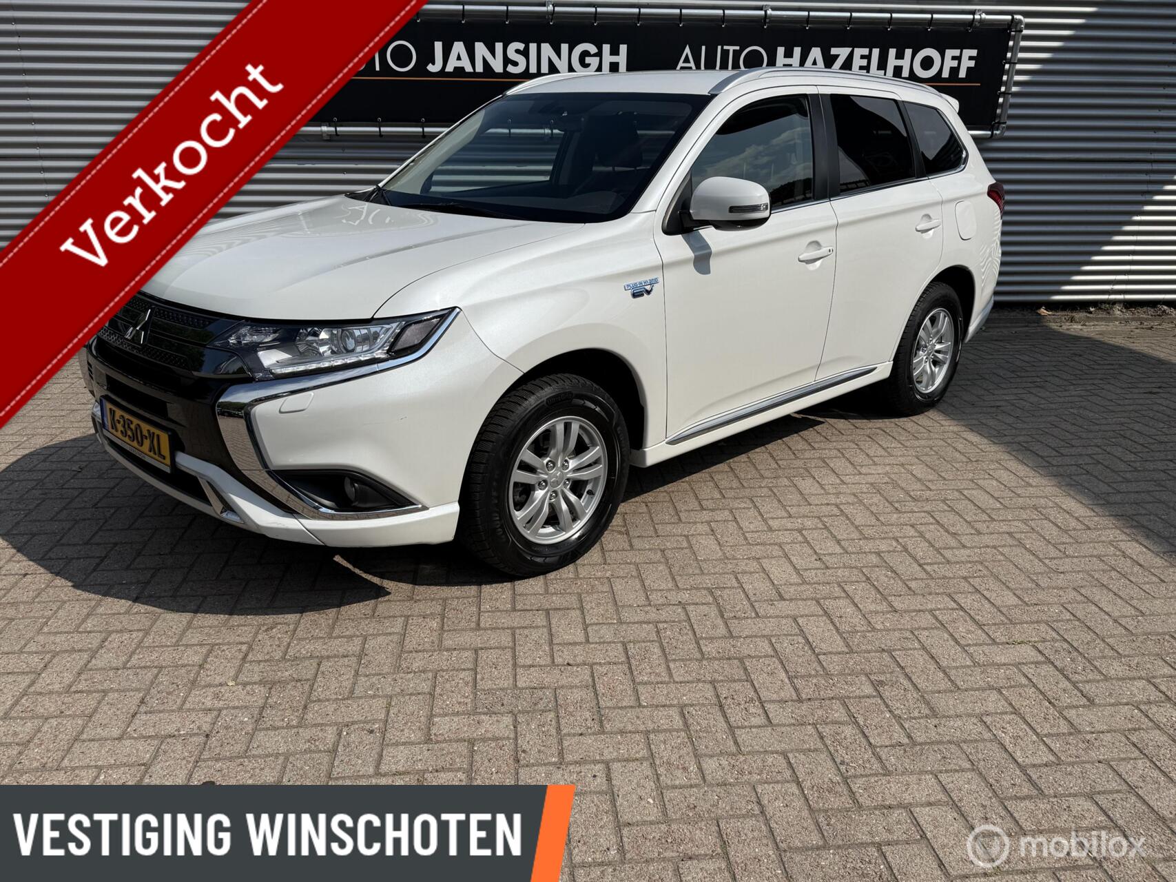 Mitsubishi Mitsubishi Outlander 2.4 PHEV Pure | Camera | Afn. Trekhaak | 1500kg Trekgewicht! | Clima | Stoelverwarming | 2021 - voorkant