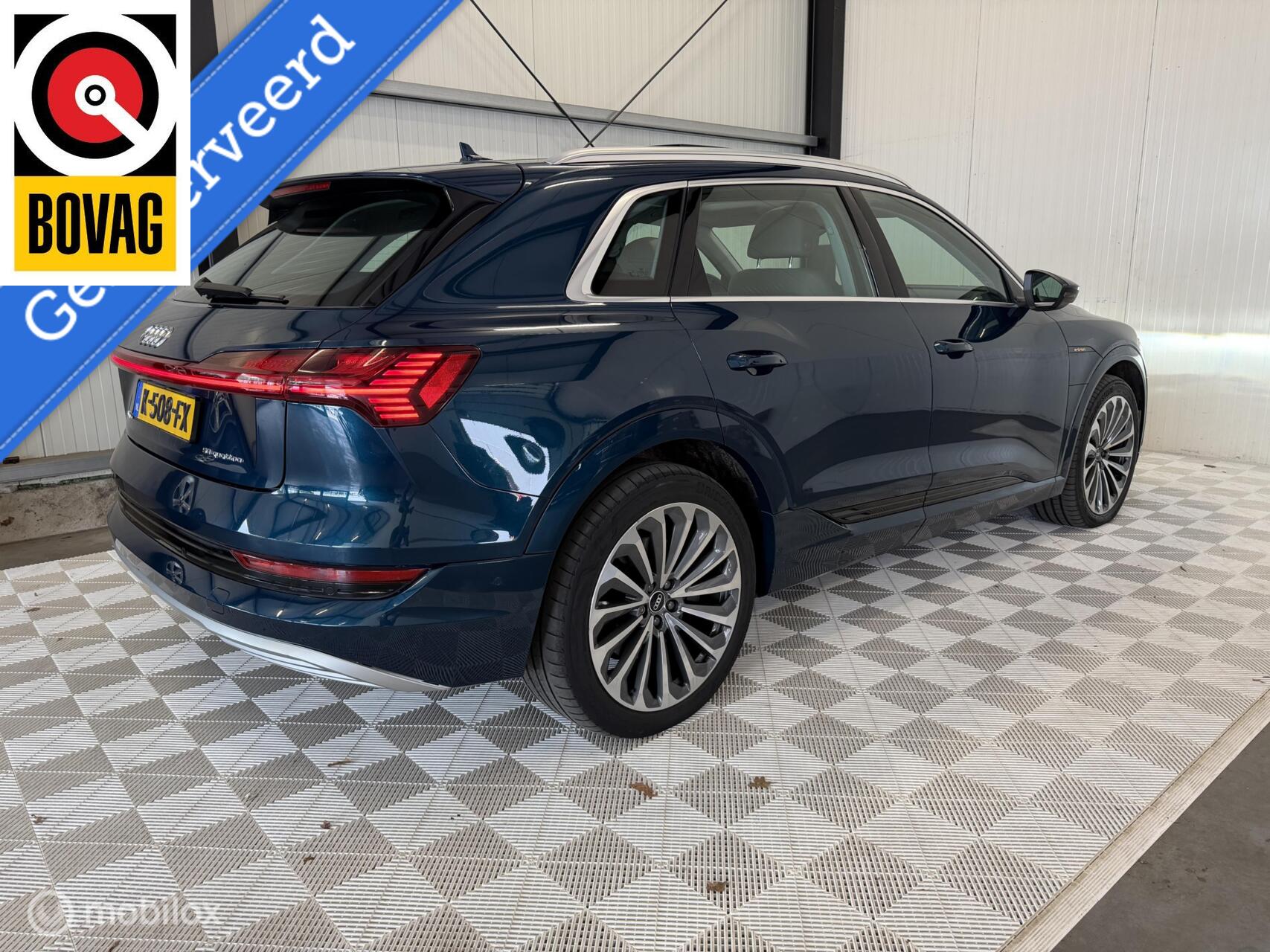 Foto van Audi E-tron 50