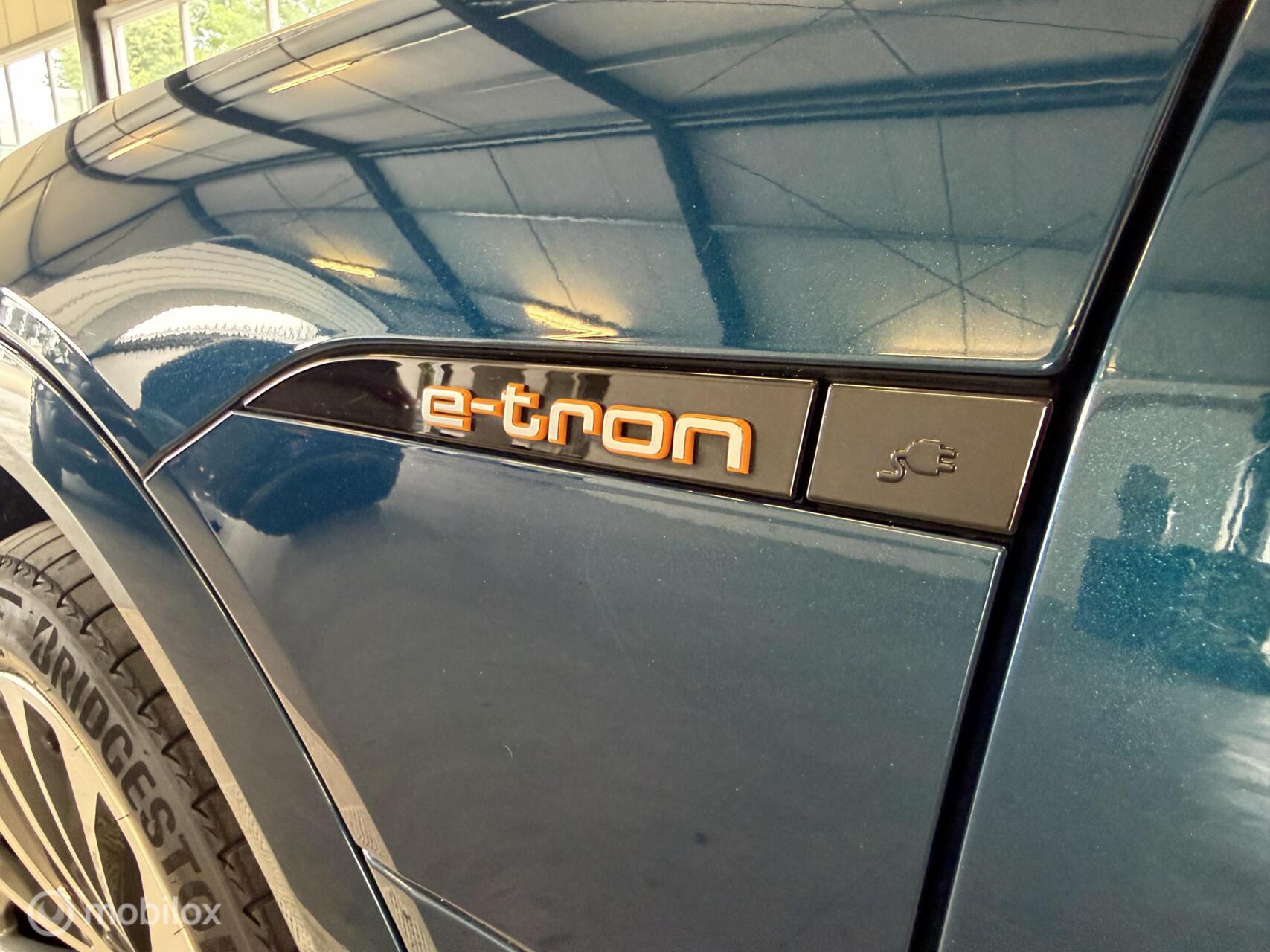 Foto van Audi E-tron 50