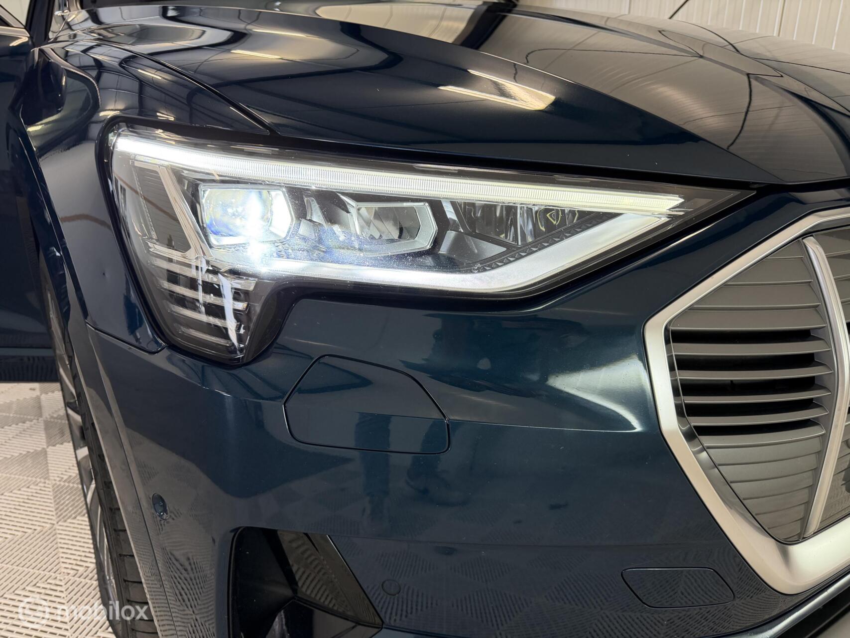 Foto van Audi E-tron 50