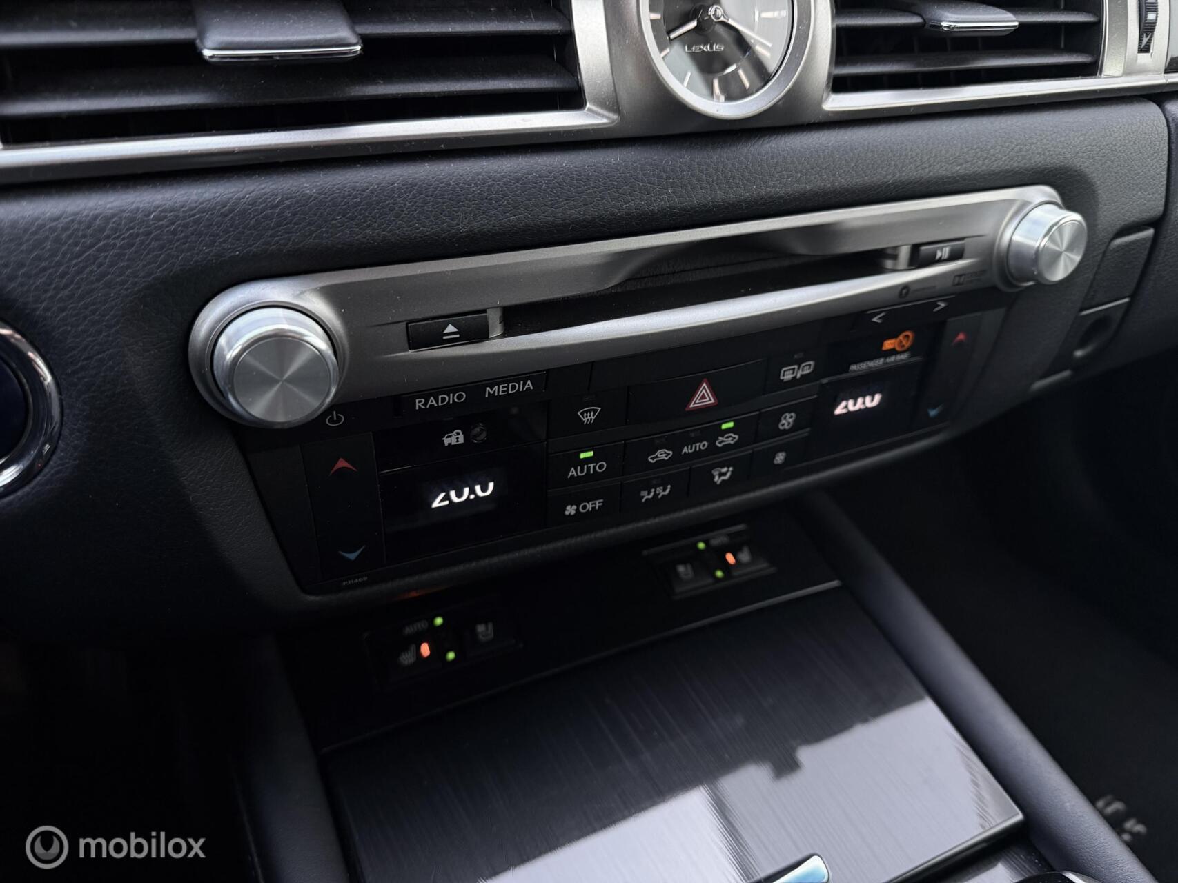 Foto van Lexus Lexus Gs300h