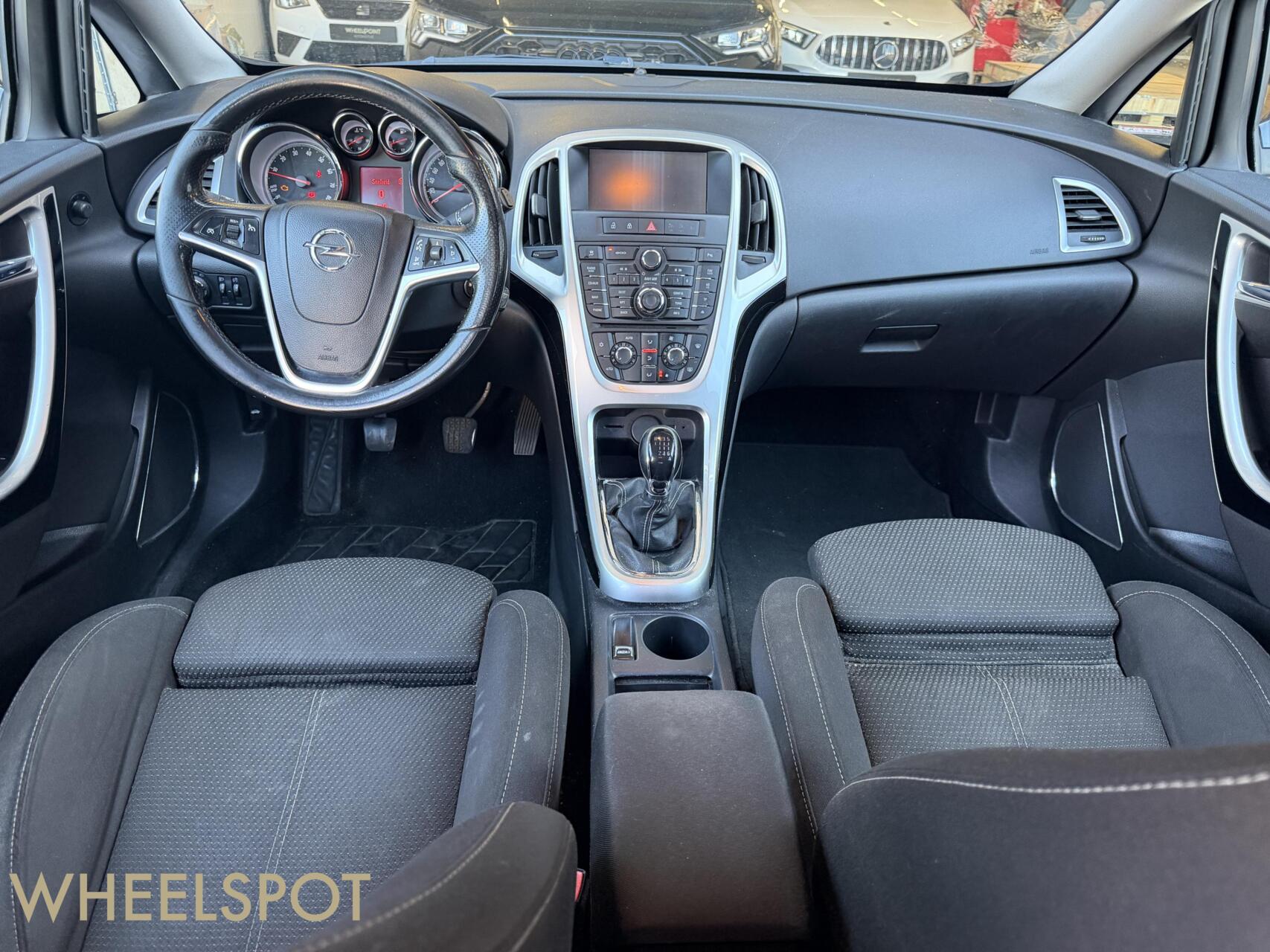 Foto van Opel Astra Sports Tourer