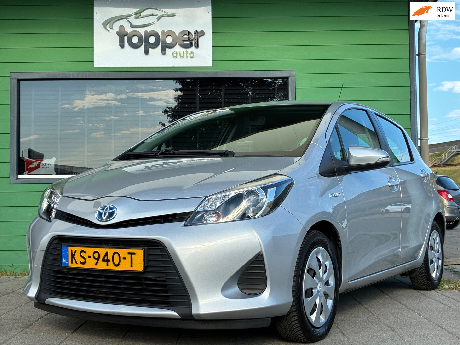 Toyota Toyota Yaris Hybrid 1.5 Full Hybrid Aspiration|1e Eigenaar|Navigatie|Camera|Climatronic|CruiseControl| 2012 - voorkant