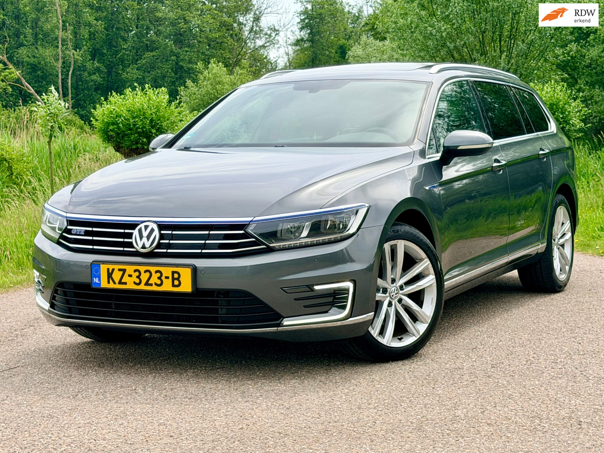 Volkswagen Passat 1.4 TSI GTE Highline Leder Clima Panodak Trekhaak Stoelverwarming  NAP 1ste eigenaar Perfect Onderhouden 2016 - voorkant