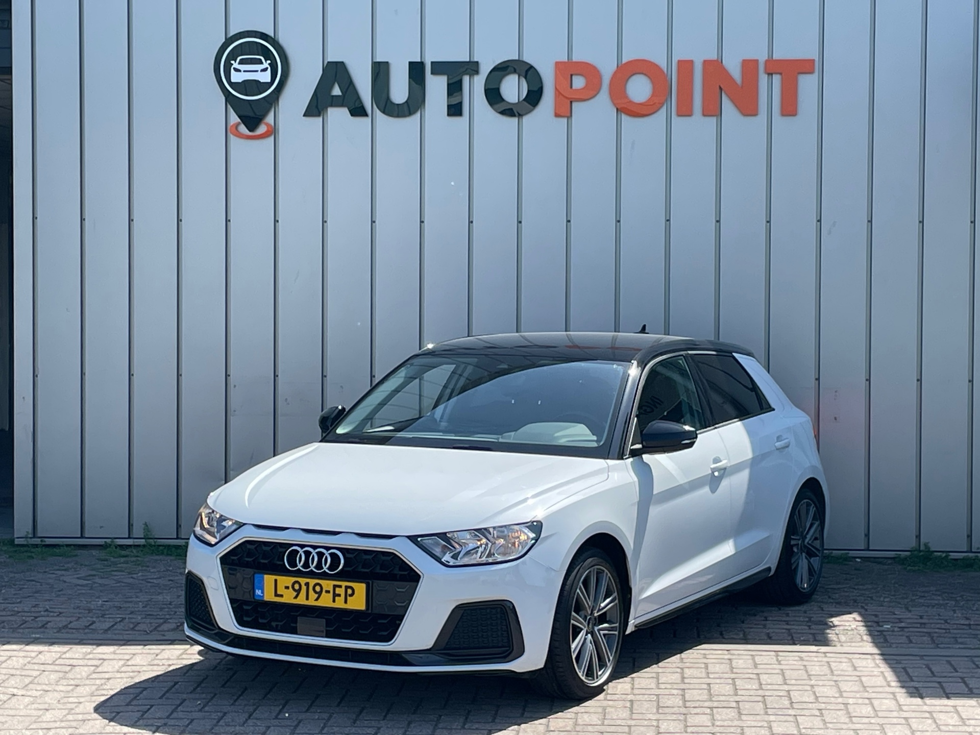 Audi A1 Sportback TFSI epic S LINE DEALER OND PDC 2021 - voorkant