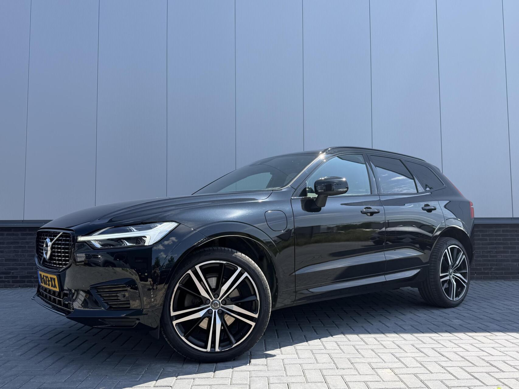 Volvo Xc60 2.0 Recharge T6 AWD Inscription- R-Design-PANO 2020 - voorkant
