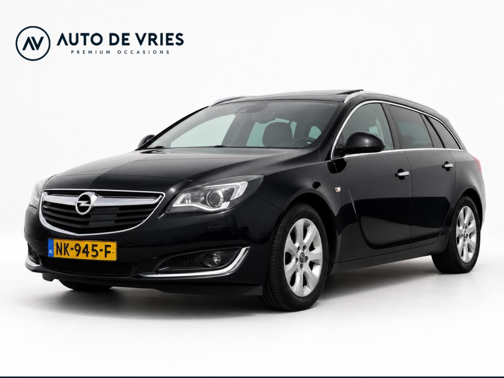 Opel Insignia Sports Tourer SW 1.6 CDTI 136pk EcoFLEX Innovation | Leder | Panoramadak | Trekhaak 2017 - voorkant