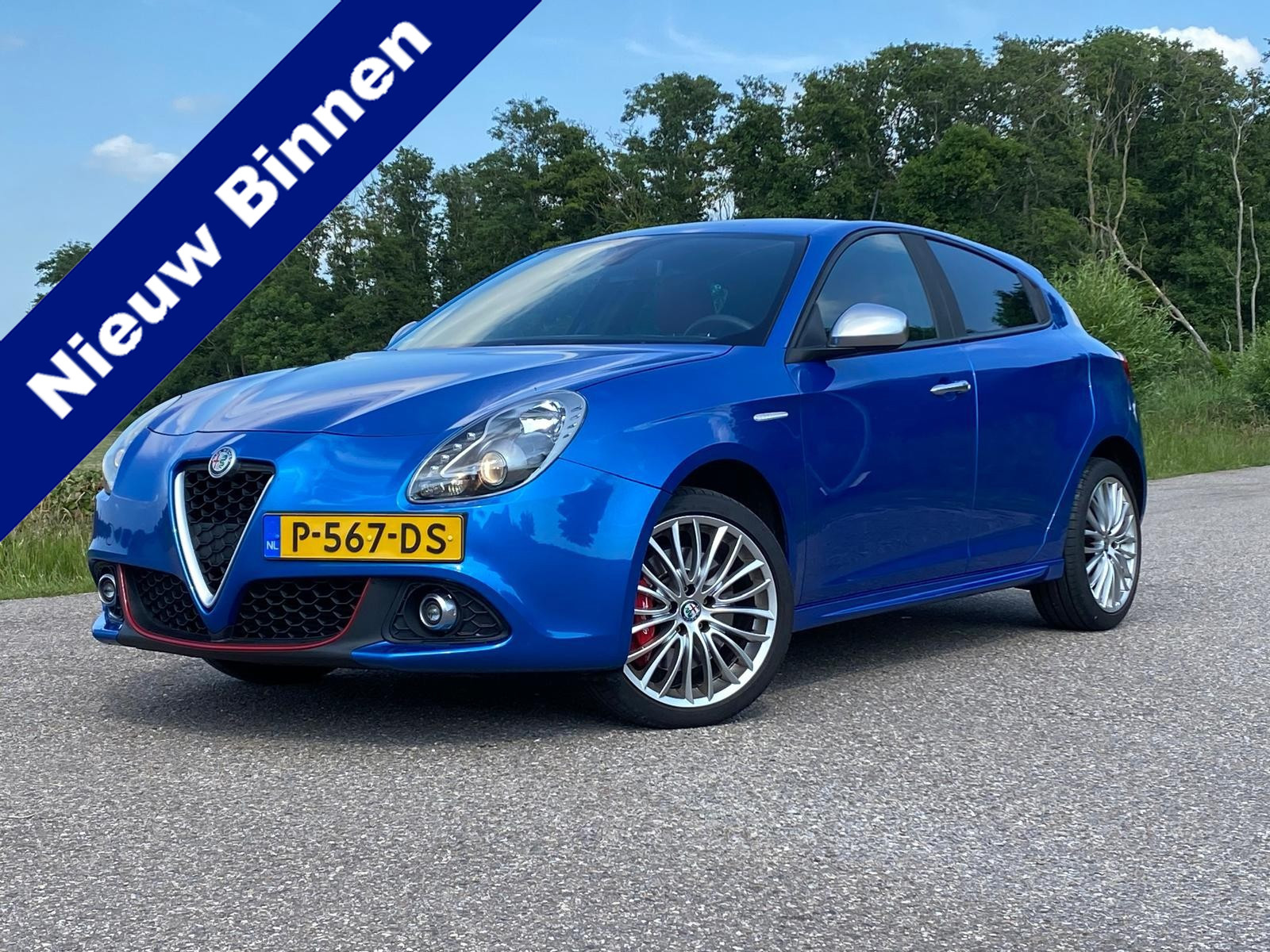 Alfa Romeo Alfa Giulietta 1.4 Turbo / Unieke Staat!! / Airco / Navigatie / Rood Leder / PDC / Led Verlichting / LM-Velgen / 2018 - voorkant